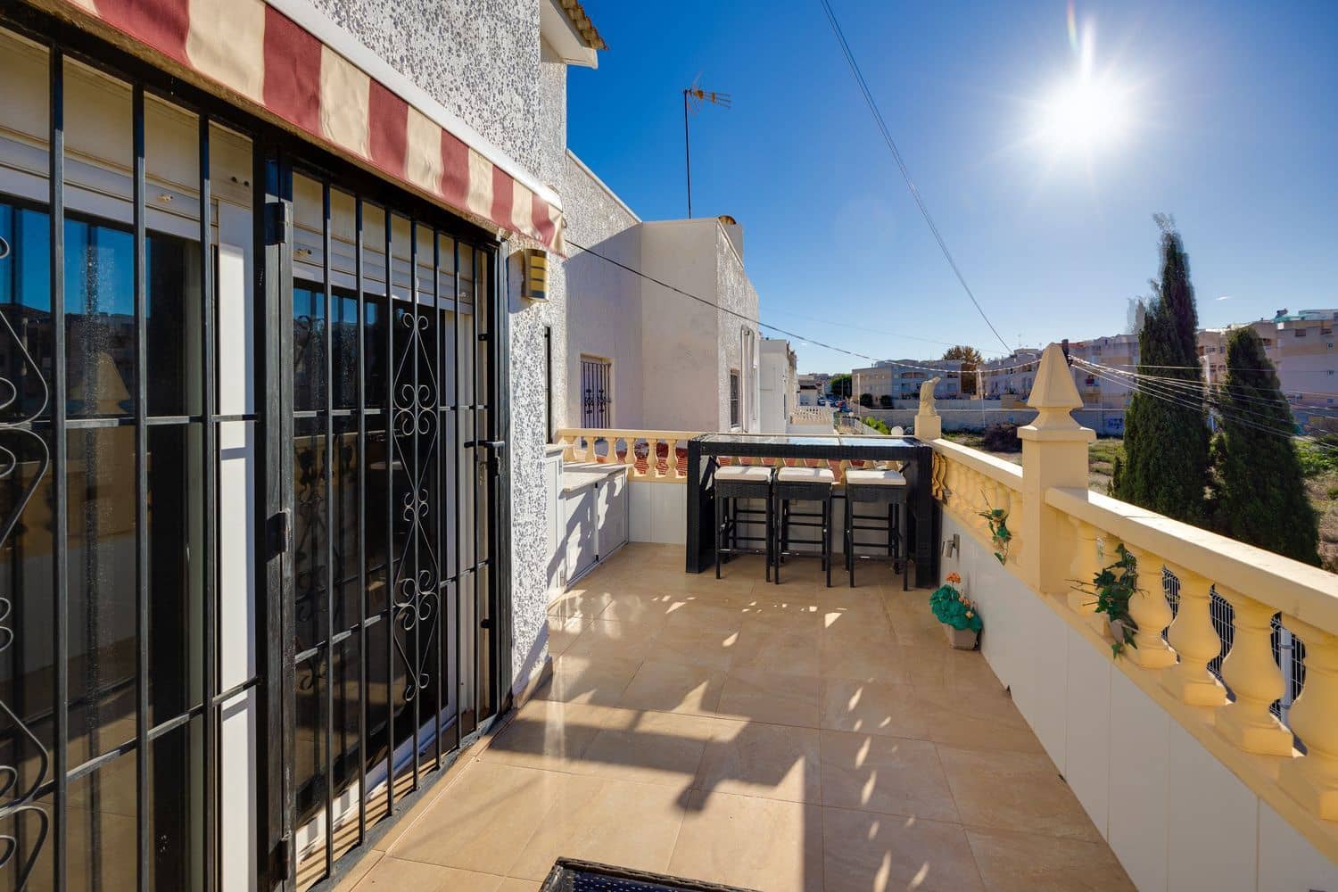 2 soverom Hus til salgs i Torrevieja med svømmebasseng garasje - € 170 000 (Ref: 9429374)