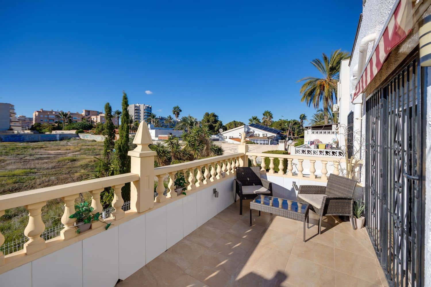 2 soverom Hus til salgs i Torrevieja med svømmebasseng garasje - € 170 000 (Ref: 9429374)