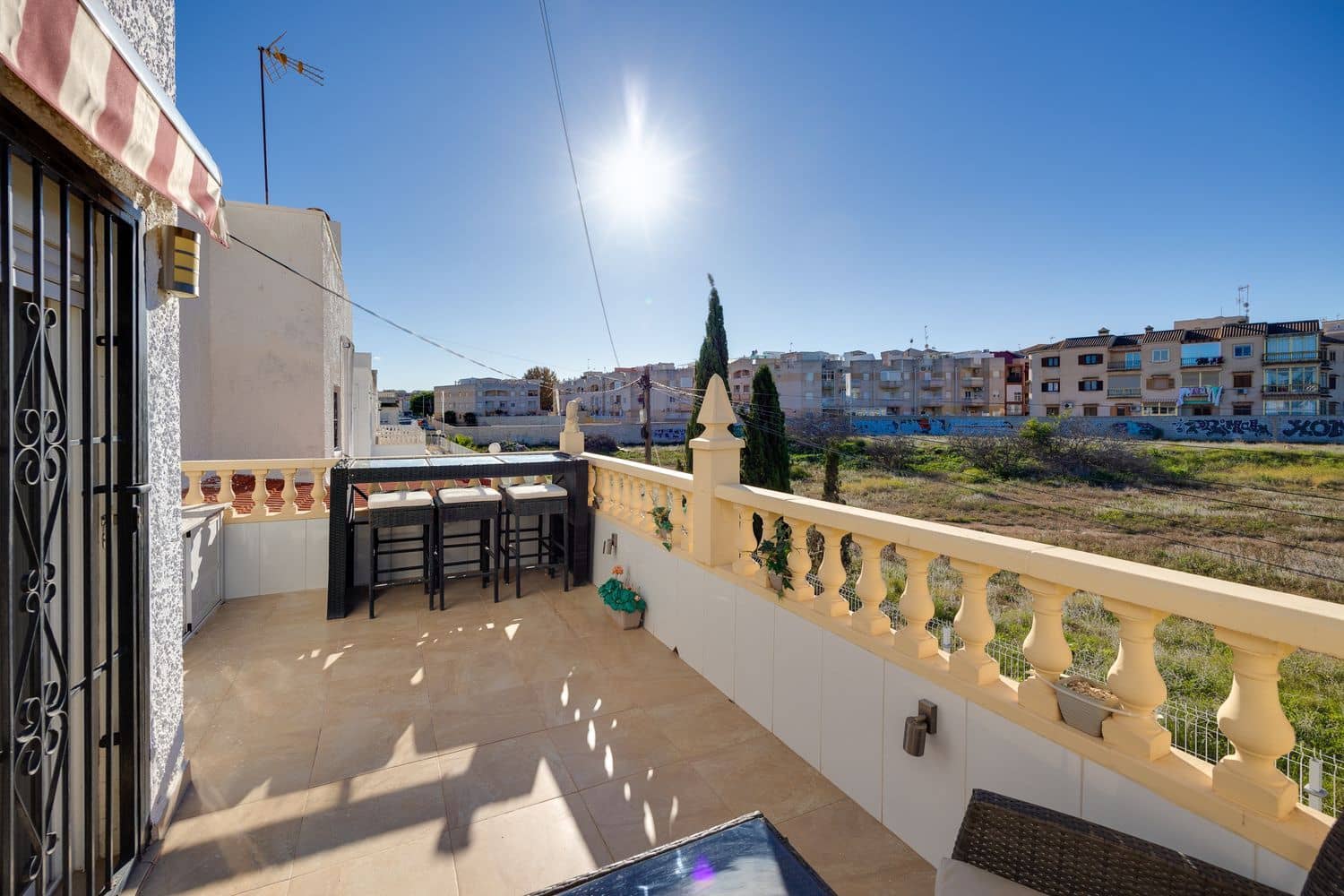 2 soverom Hus til salgs i Torrevieja med svømmebasseng garasje - € 170 000 (Ref: 9429374)