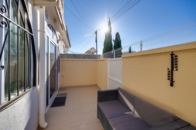2 soverom Hus til salgs i Nueva Torrevieja, Torrevieja med svømmebasseng garasje - € 170 000 (Ref: 9429374)