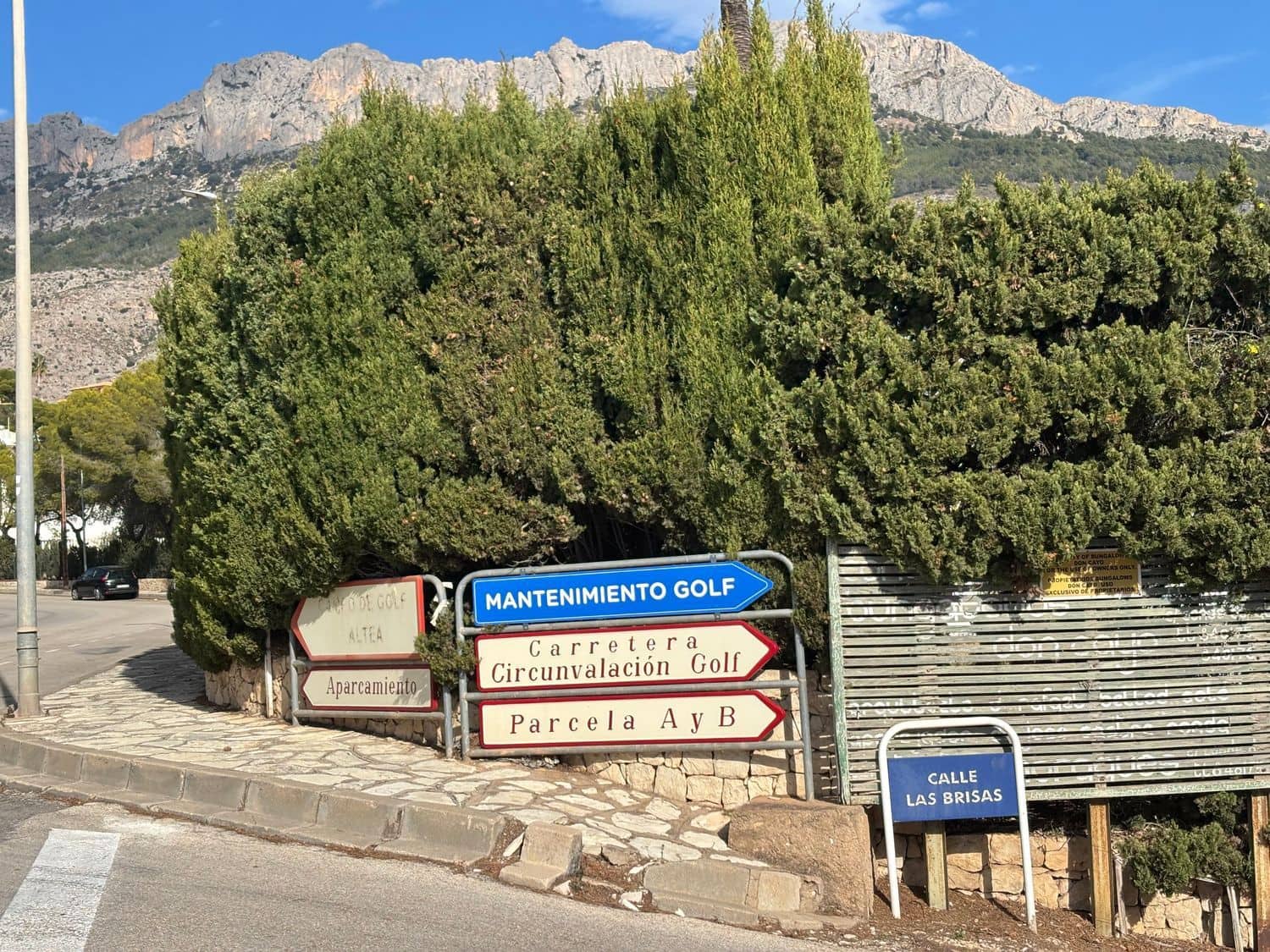 Rakentamaton maa myytävänä paikassa Altea la Vella - 380 000 € (Ref: 9432863)