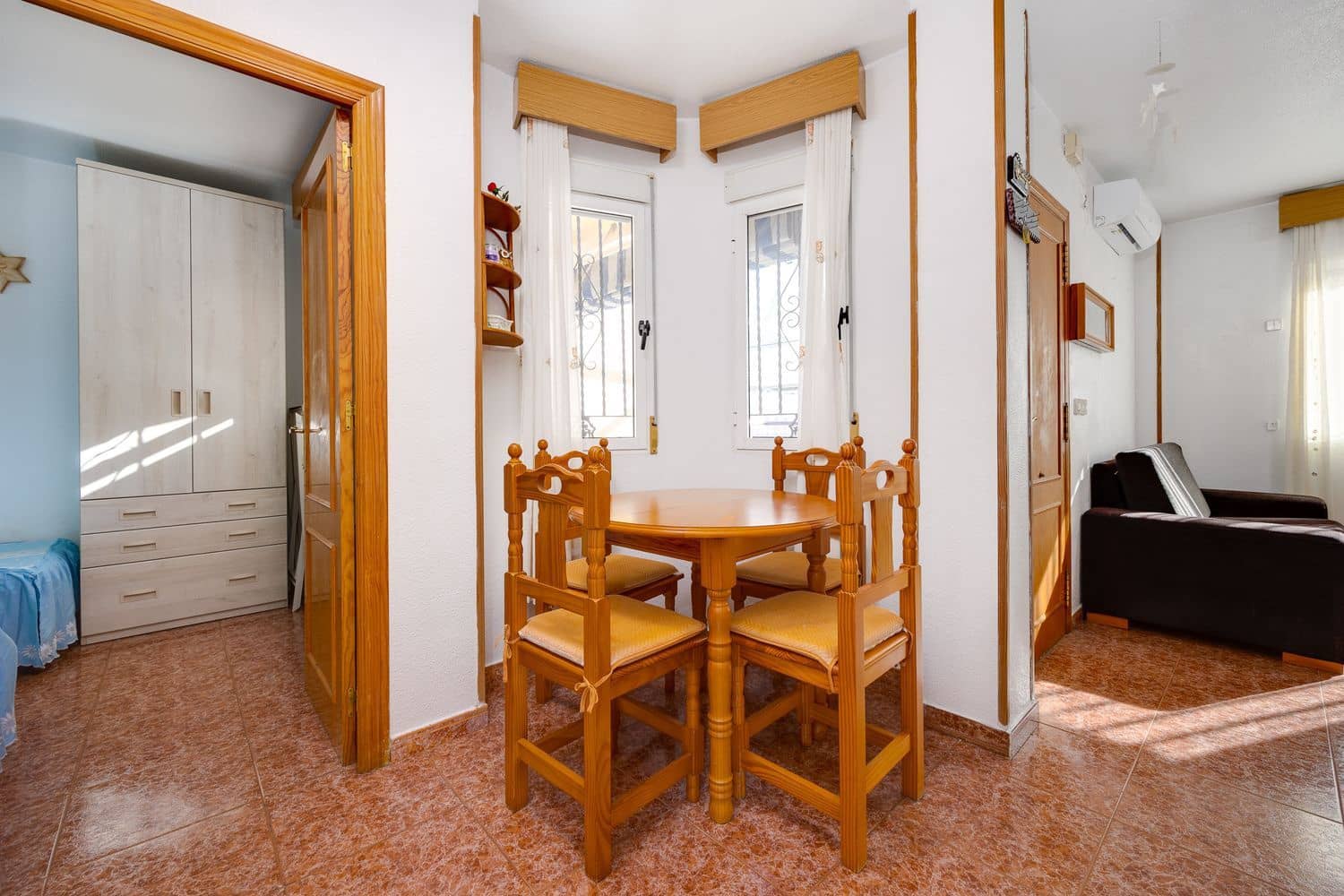 2 soverom Hus til salgs i Torrevieja med svømmebasseng garasje - € 145 000 (Ref: 9436697)