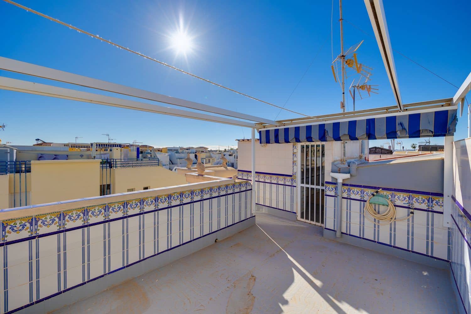 2 soverom Hus til salgs i Torrevieja med svømmebasseng garasje - € 145 000 (Ref: 9436697)