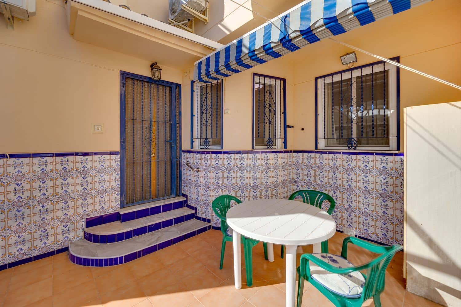 2 soverom Hus til salgs i Torrevieja med svømmebasseng garasje - € 145 000 (Ref: 9436697)