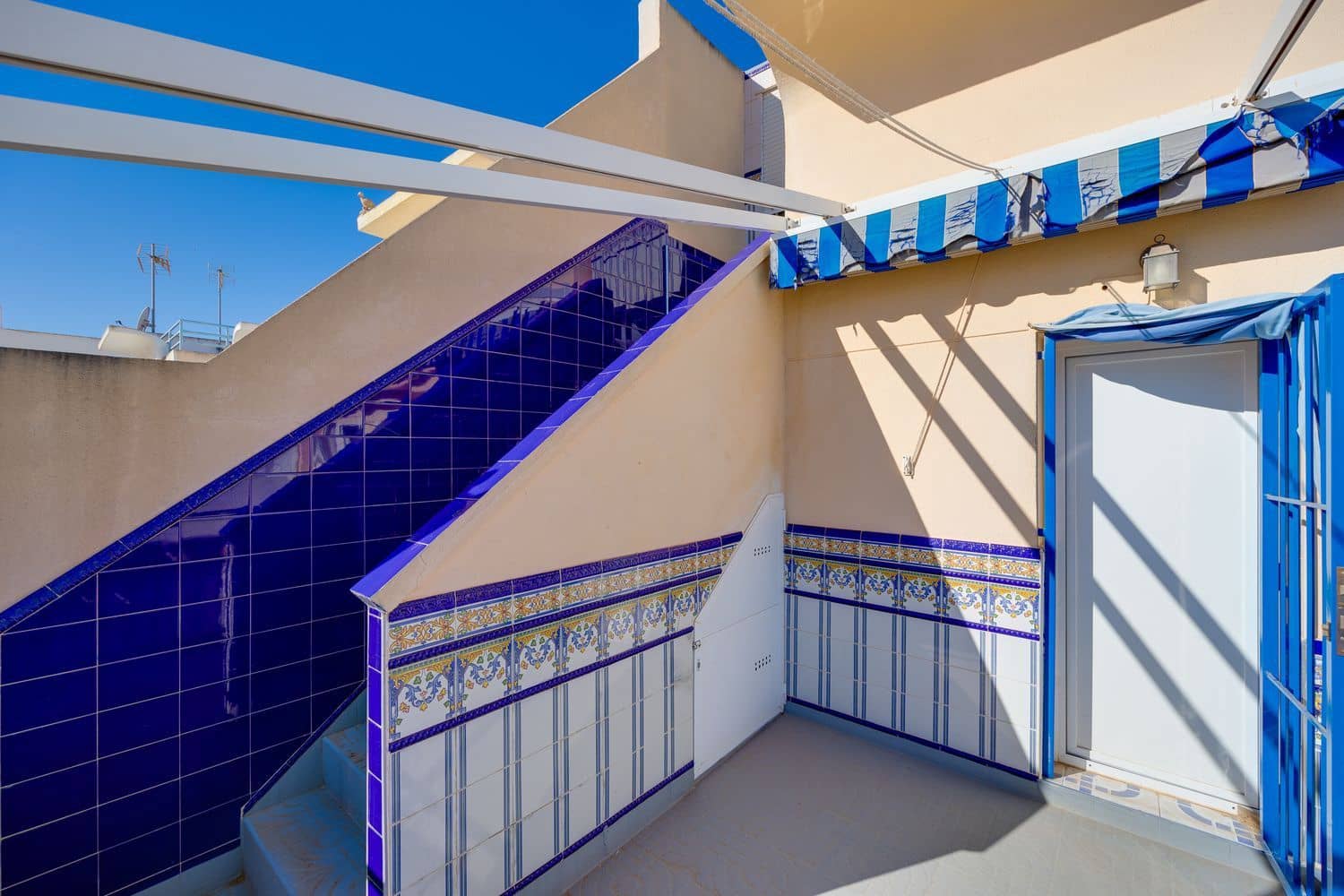 2 soverom Hus til salgs i Torrevieja med svømmebasseng garasje - € 145 000 (Ref: 9436697)