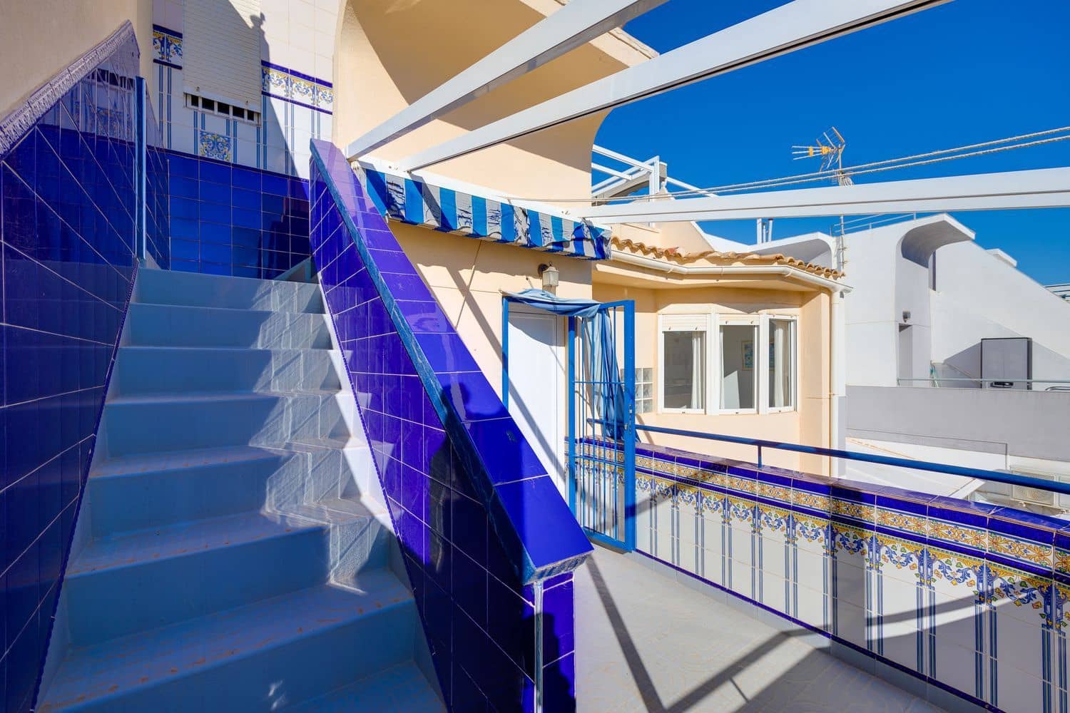 2 soverom Hus til salgs i Torrevieja med svømmebasseng garasje - € 145 000 (Ref: 9436697)