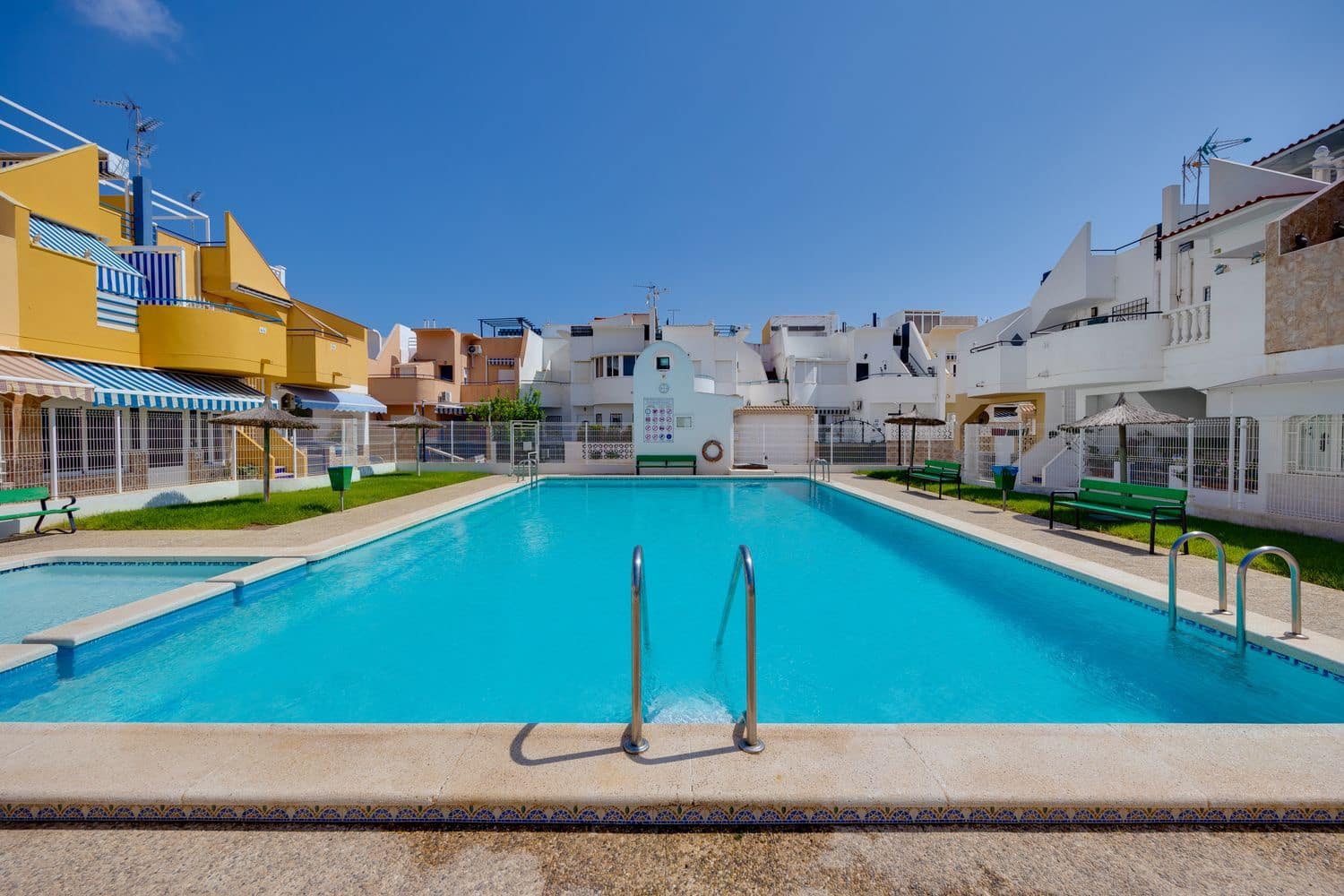 2 soverom Hus til salgs i Torrevieja med svømmebasseng garasje - € 145 000 (Ref: 9436697)