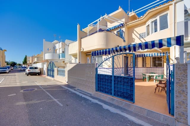 2 soverom Hus til salgs i El Chaparral - La Siesta - La Torreta, Torrevieja med svømmebasseng garasje - € 145 000 (Ref: 9436697)