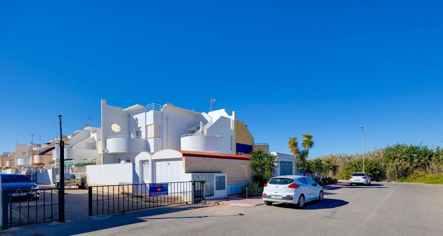 2 soverom Hus til salgs i Torrevieja med svømmebasseng garasje - € 145 000 (Ref: 9436697)