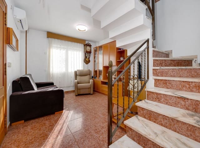 2 soverom Hus til salgs i El Chaparral - La Siesta - La Torreta, Torrevieja med svømmebasseng garasje - € 145 000 (Ref: 9436697)