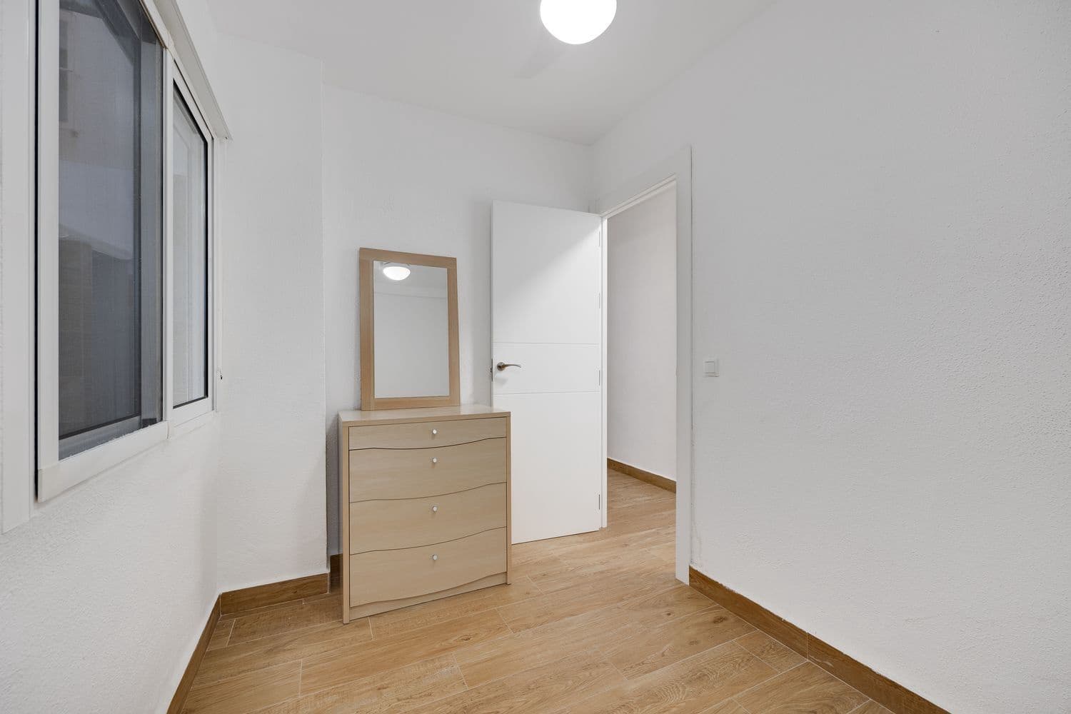 2 makuuhuone Huoneisto myytävänä paikassa Torrevieja mukana 
autotalli - 218 000 € (Ref: 9439482)