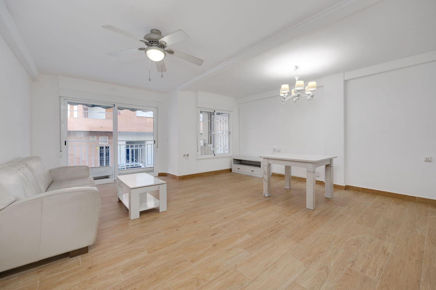 2 makuuhuone Huoneisto myytävänä paikassa Torrevieja mukana 
autotalli - 218 000 € (Ref: 9439482)