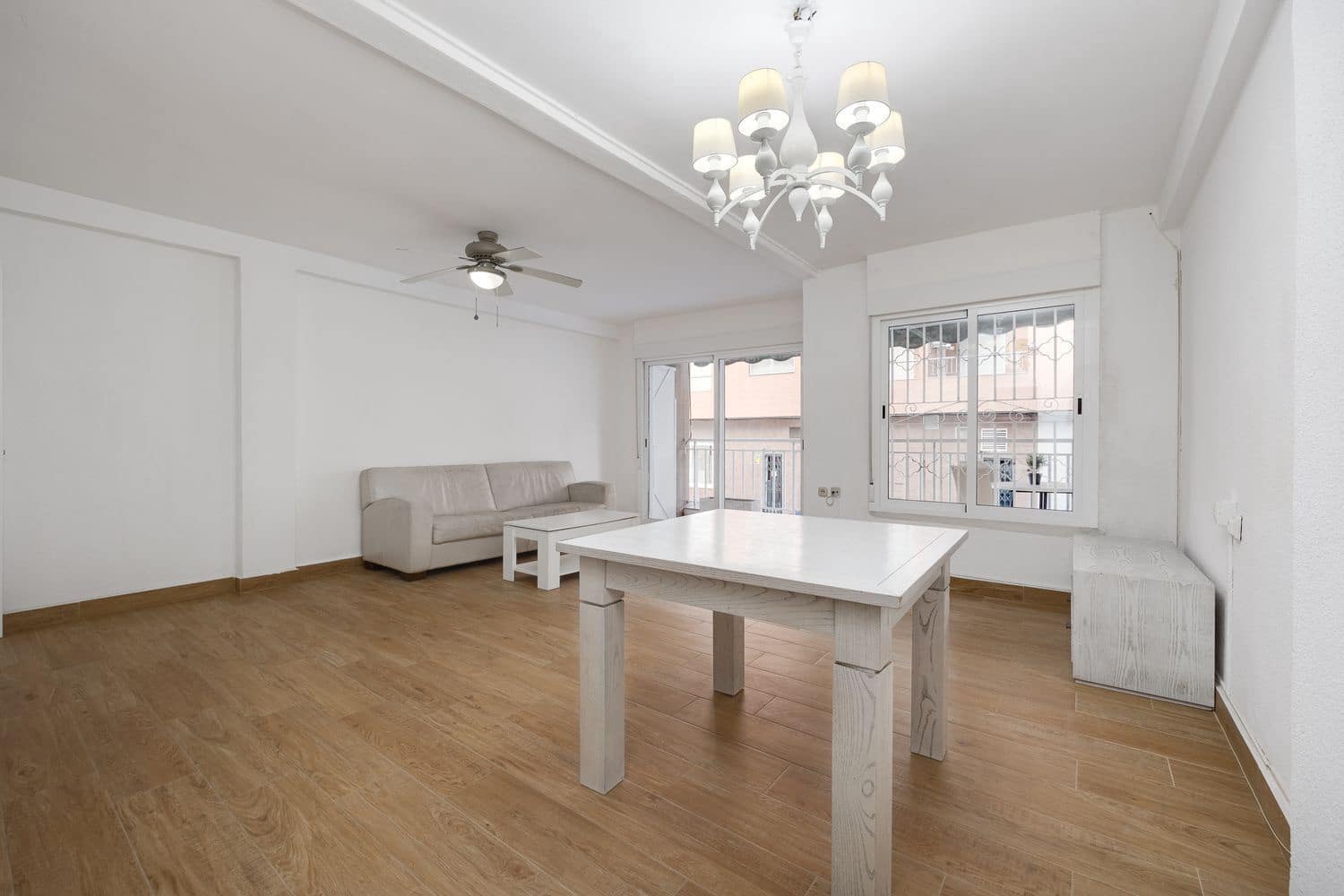 2 makuuhuone Huoneisto myytävänä paikassa Torrevieja mukana 
autotalli - 218 000 € (Ref: 9439482)