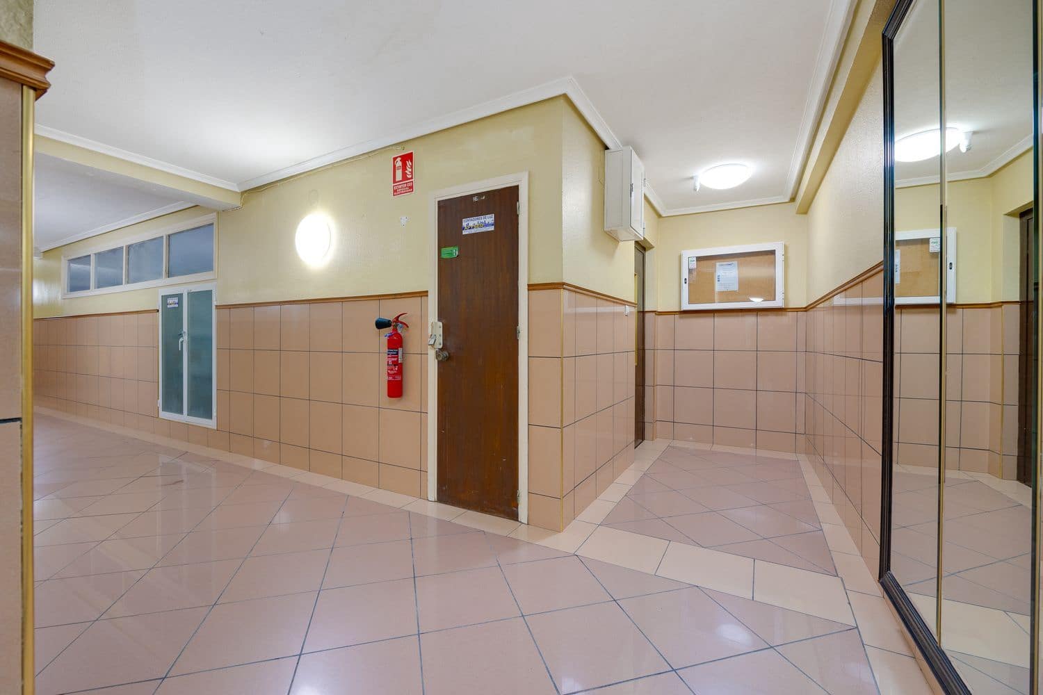 2 makuuhuone Huoneisto myytävänä paikassa Torrevieja mukana 
autotalli - 218 000 € (Ref: 9439482)