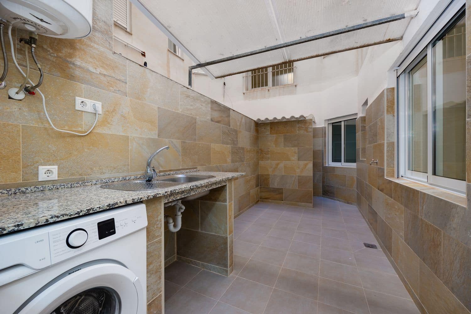 2 makuuhuone Huoneisto myytävänä paikassa Torrevieja mukana 
autotalli - 218 000 € (Ref: 9439482)