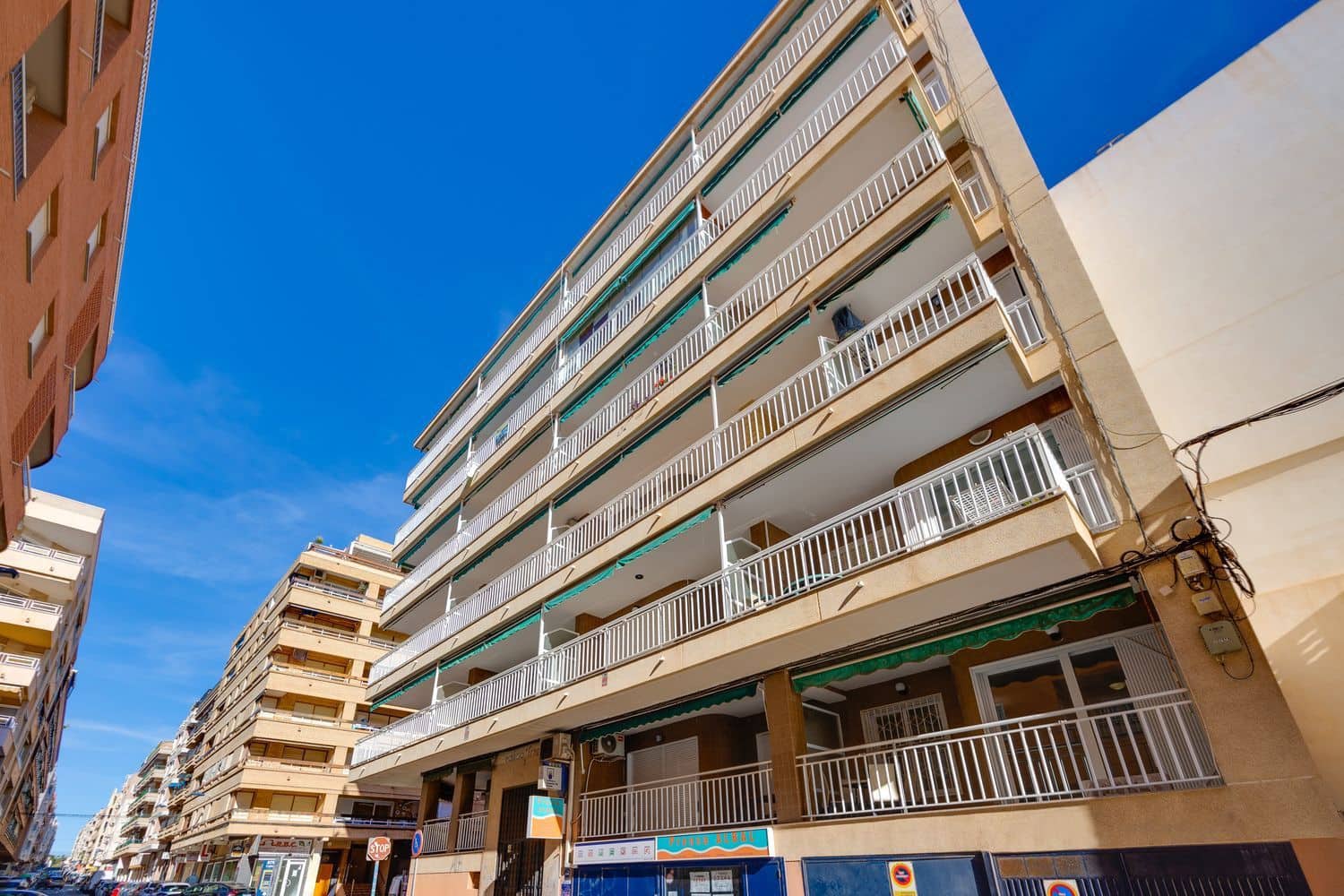 2 Zimmer Apartment zu verkaufen in Torrevieja mit Garage - 218.000 € (Ref: 9439482)
