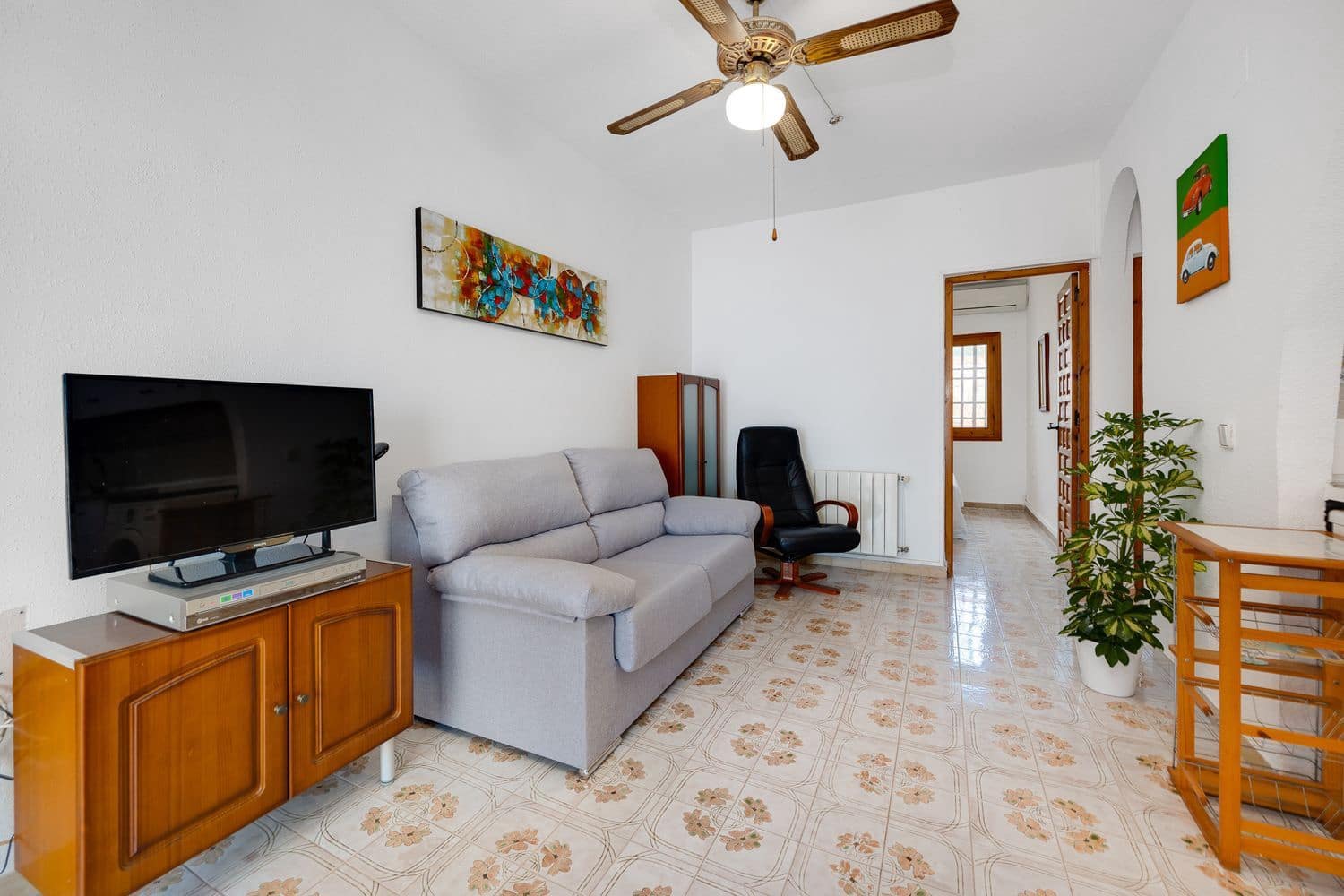 2 makuuhuone Omakotitalo myytävänä paikassa Torrevieja mukana uima-altaan 
autotalli - 138 000 € (Ref: 9452577)