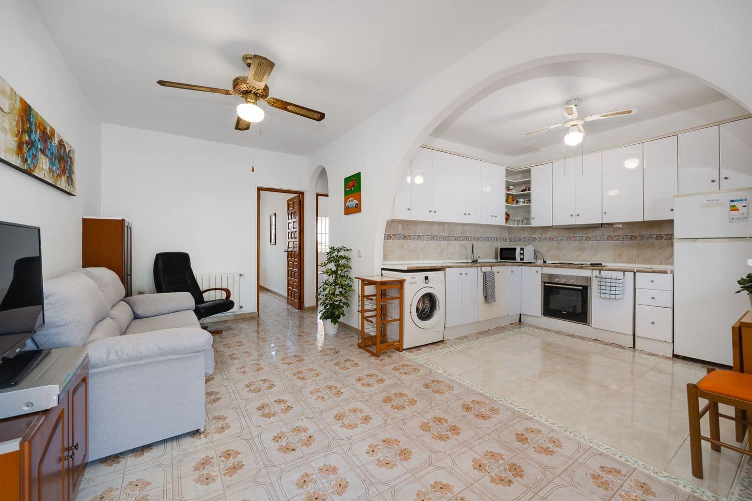 2 makuuhuone Omakotitalo myytävänä paikassa Torrevieja mukana uima-altaan 
autotalli - 138 000 € (Ref: 9452577)