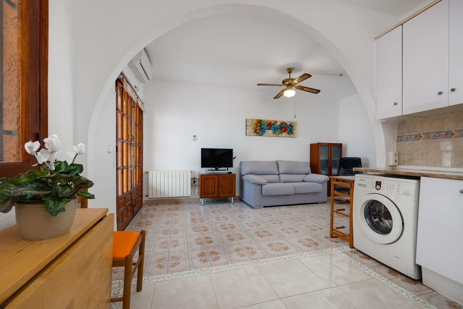 2 makuuhuone Omakotitalo myytävänä paikassa Torrevieja mukana uima-altaan 
autotalli - 138 000 € (Ref: 9452577)