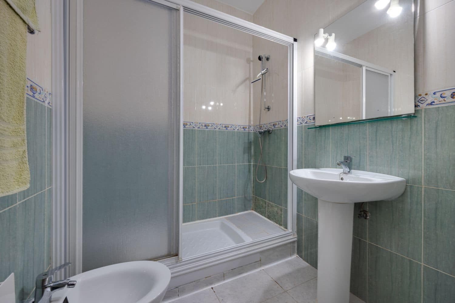 2 makuuhuone Omakotitalo myytävänä paikassa Torrevieja mukana uima-altaan 
autotalli - 138 000 € (Ref: 9452577)