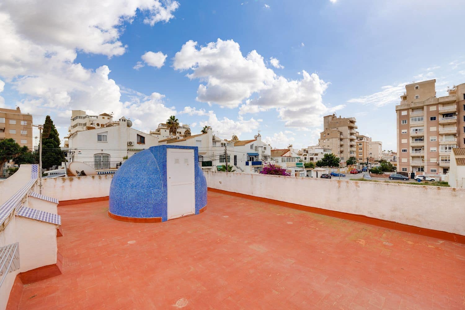 2 makuuhuone Omakotitalo myytävänä paikassa Torrevieja mukana uima-altaan 
autotalli - 138 000 € (Ref: 9452577)