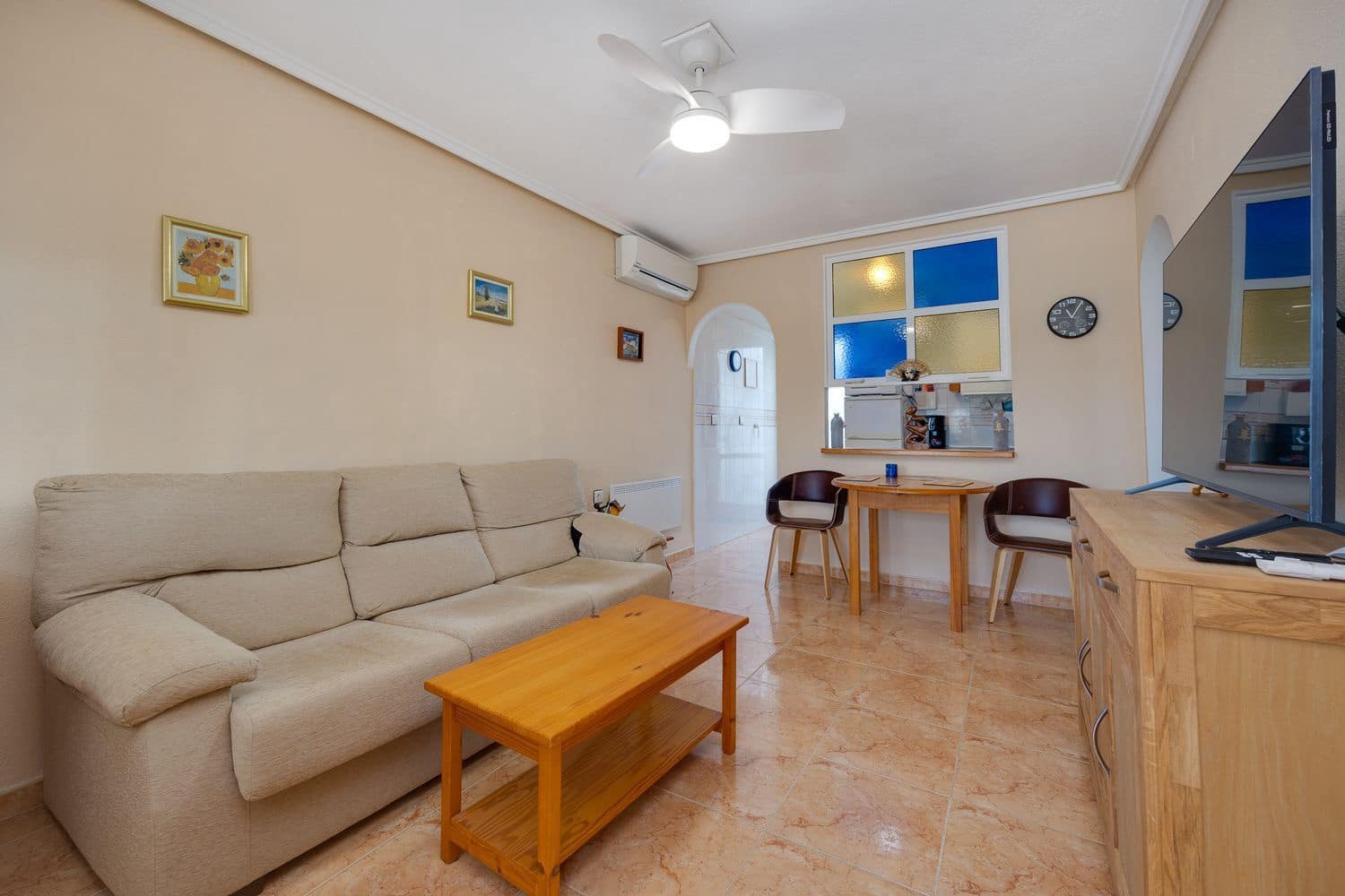 2 soverom Hus til salgs i Torrevieja med svømmebasseng garasje - € 129 000 (Ref: 9471910)