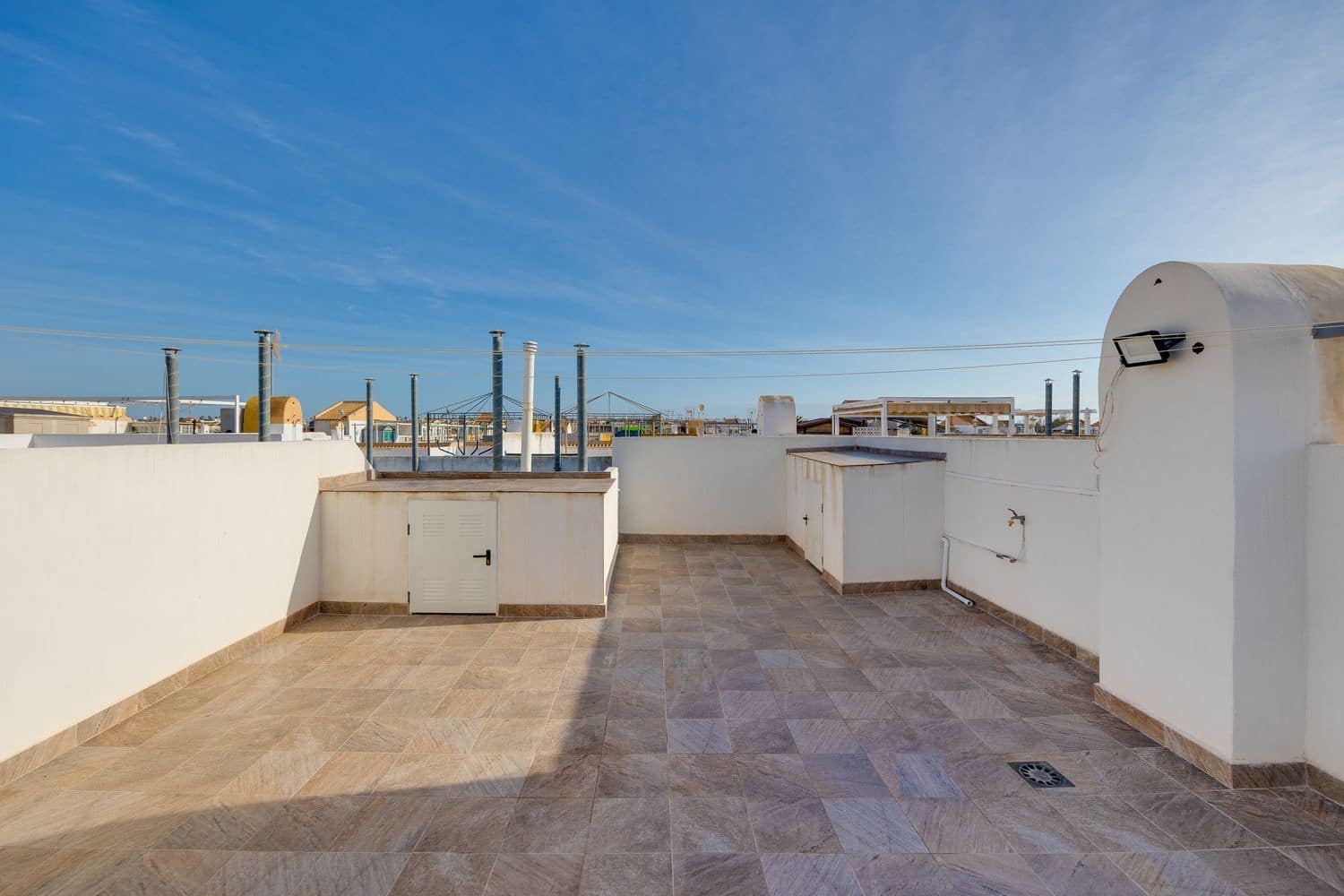 2 soverom Hus til salgs i Torrevieja med svømmebasseng garasje - € 129 000 (Ref: 9471910)