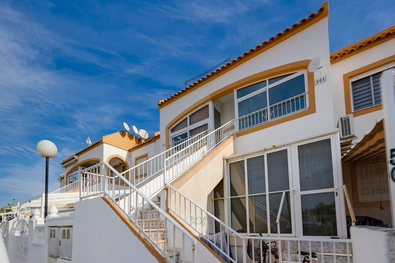 2 soverom Hus til salgs i Torrevieja med svømmebasseng garasje - € 129 000 (Ref: 9471910)