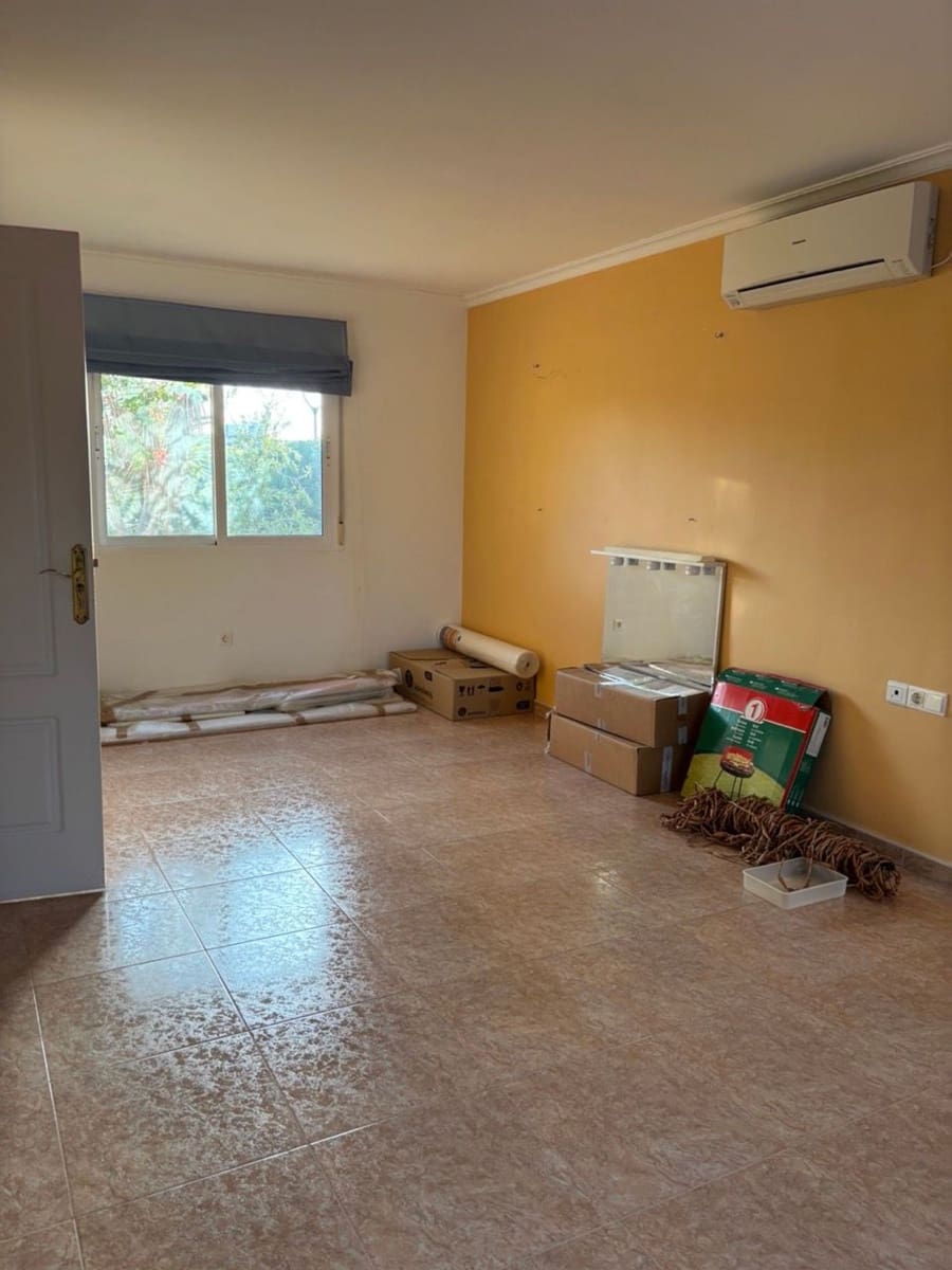 4 soverom Villa til salgs i Busot med svømmebasseng garasje - € 290 000 (Ref: 9483355)