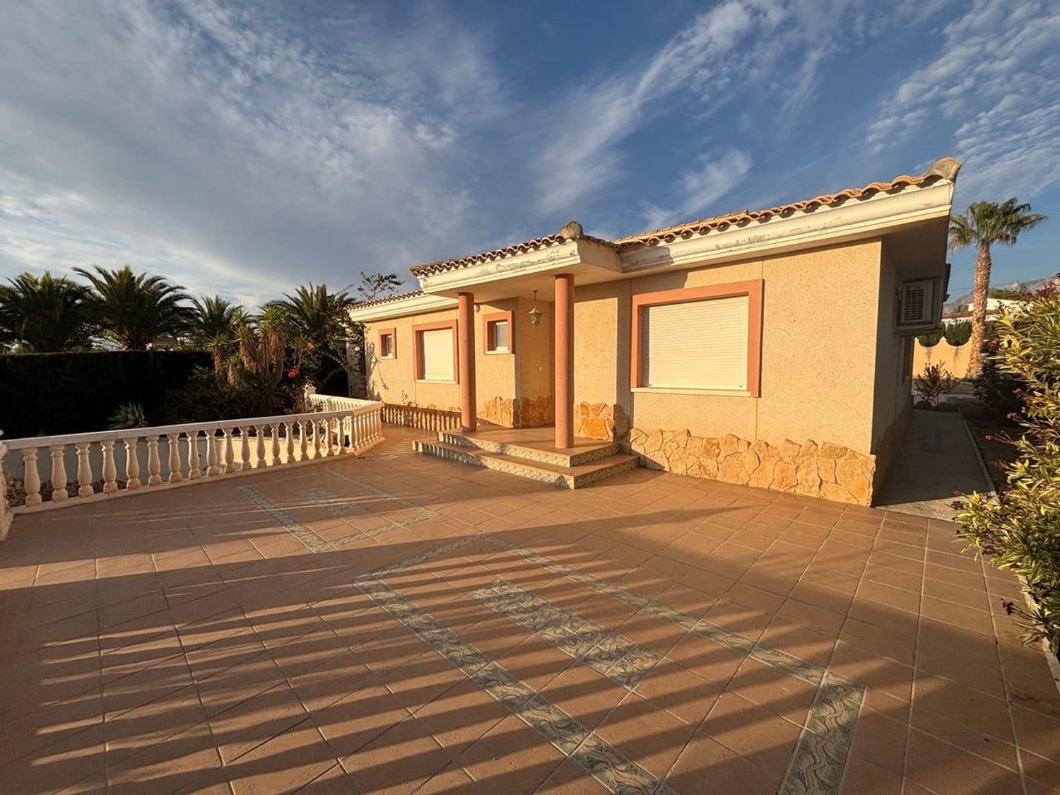 4 soverom Villa til salgs i Busot med svømmebasseng garasje - € 290 000 (Ref: 9483355)