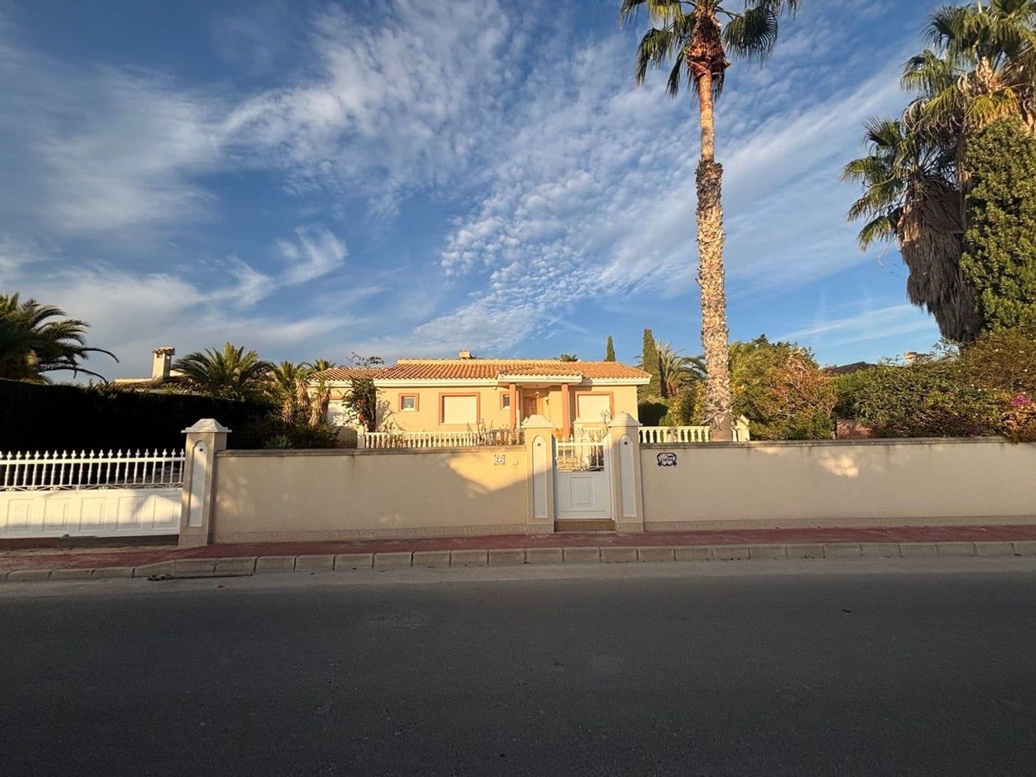 4 soverom Villa til salgs i Busot med svømmebasseng garasje - € 290 000 (Ref: 9483355)