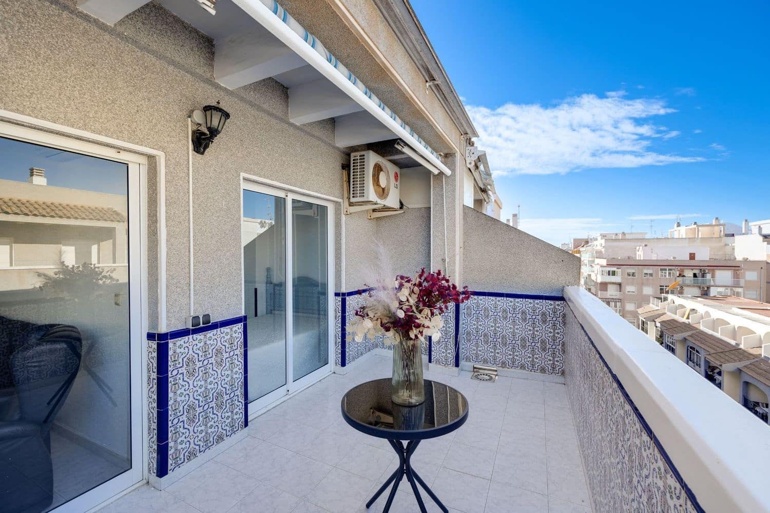 1 quarto Apartamento para venda em Torrevieja com garagem - 109 000 € (Ref: 9503719)