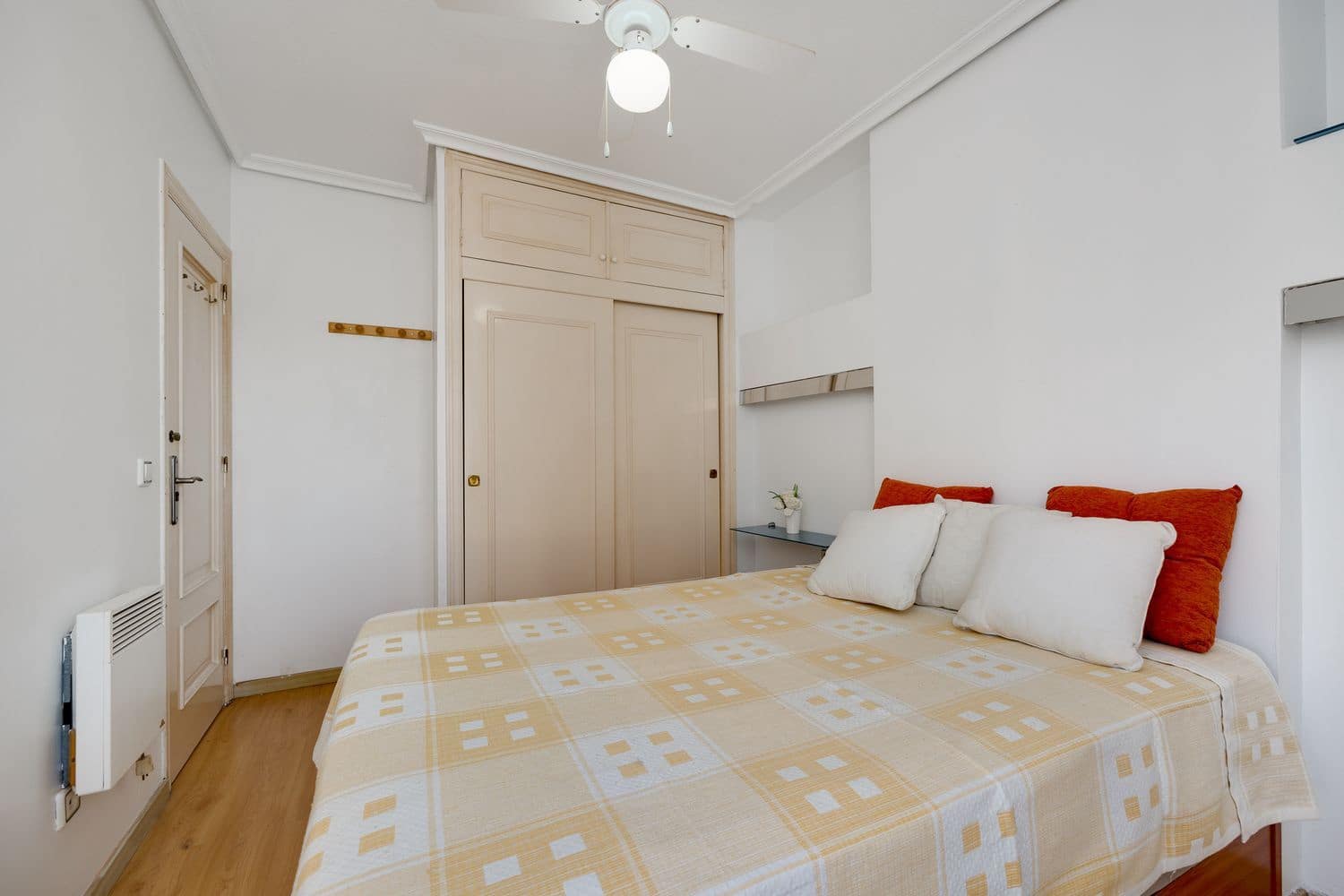 2 soveværelse Lejlighed til salg i Torrevieja med swimmingpool garage - € 159.000 (Ref: 9512041)