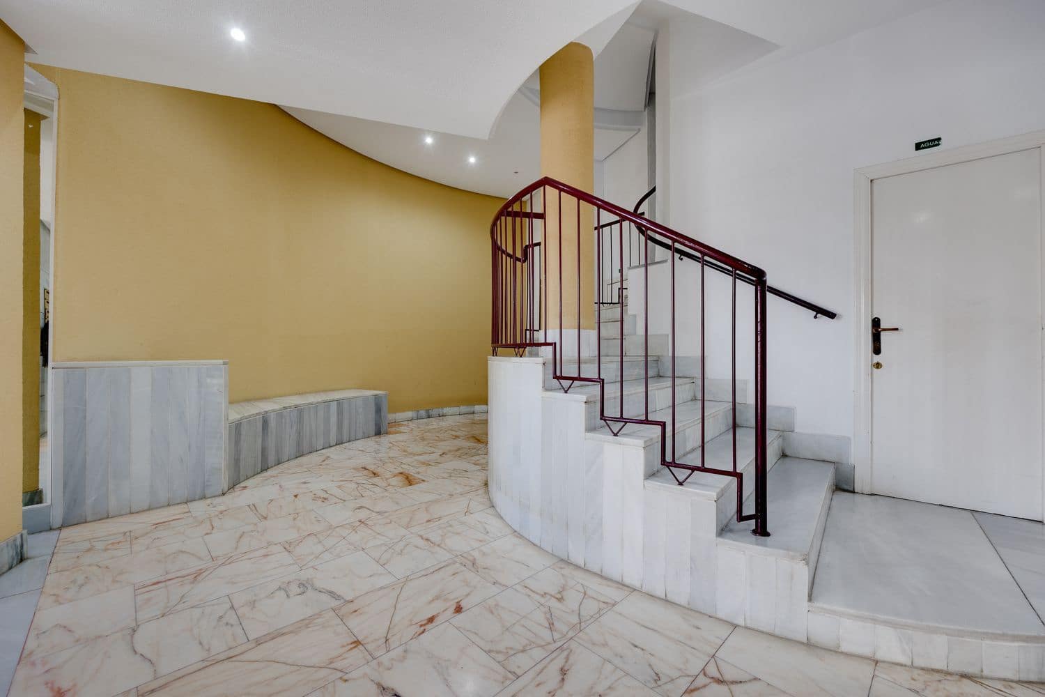 2 soveværelse Lejlighed til salg i Torrevieja med swimmingpool garage - € 159.000 (Ref: 9512041)