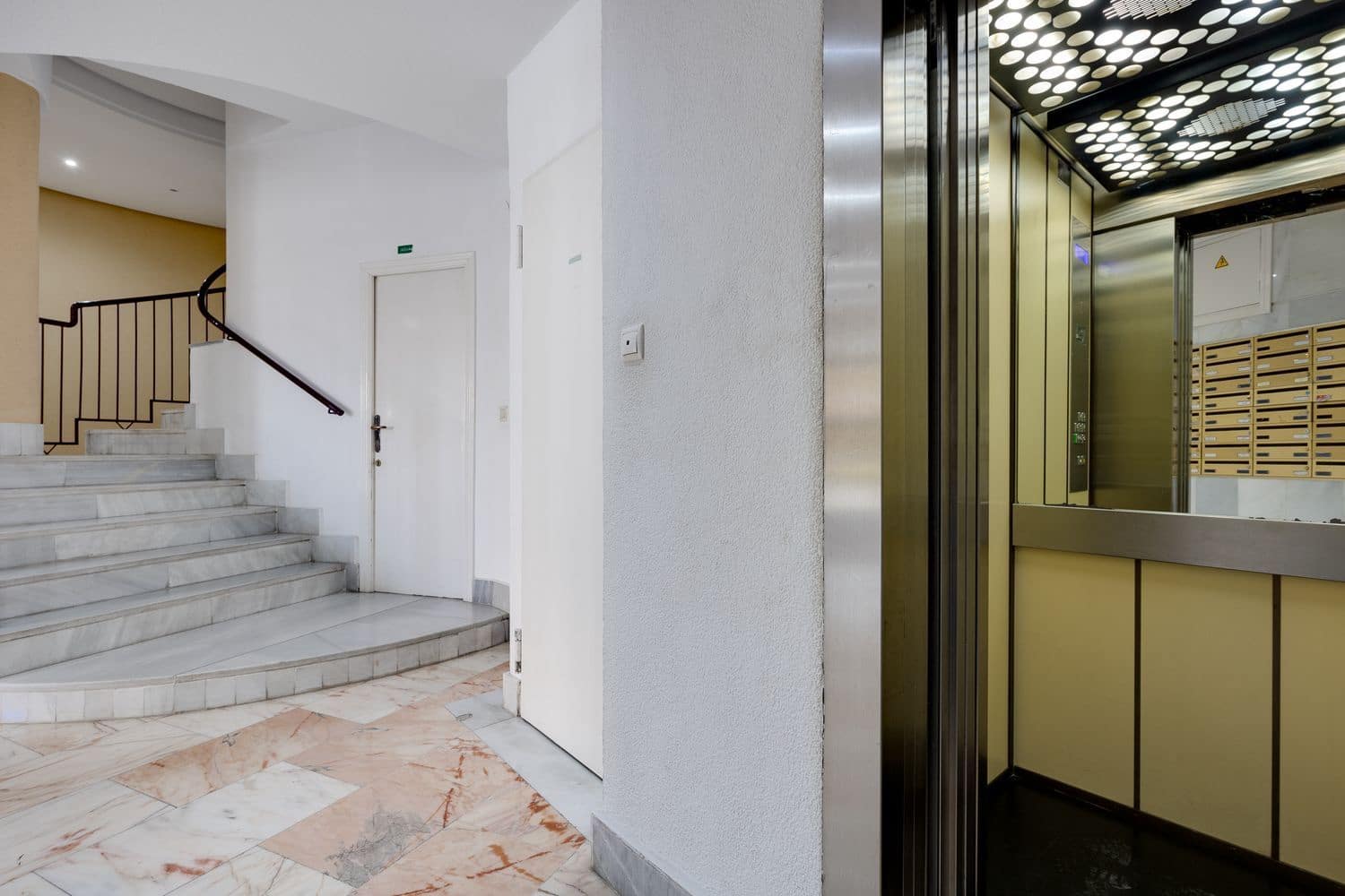 2 soveværelse Lejlighed til salg i Torrevieja med swimmingpool garage - € 159.000 (Ref: 9512041)