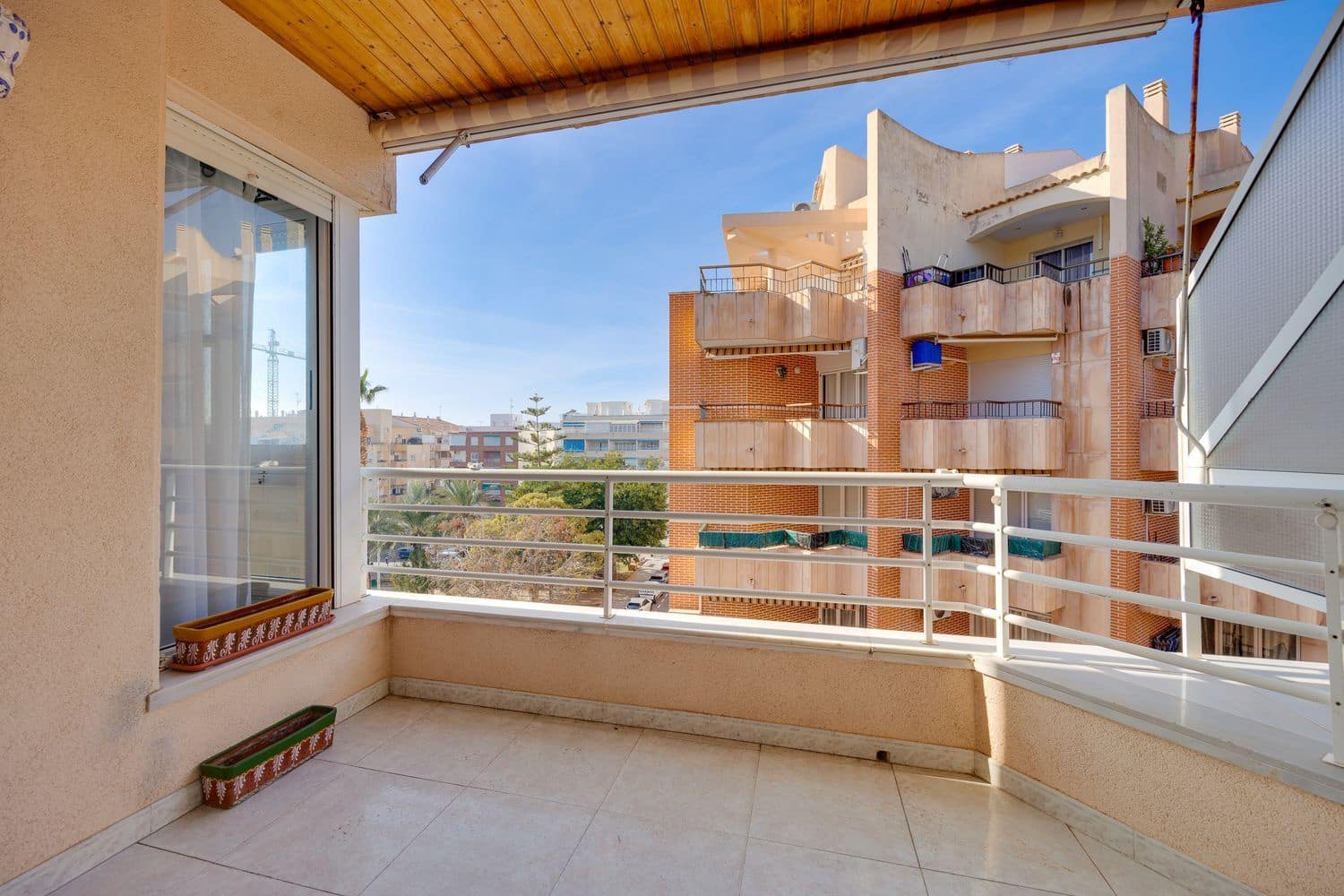 2 soveværelse Lejlighed til salg i Torrevieja med swimmingpool garage - € 159.000 (Ref: 9512041)