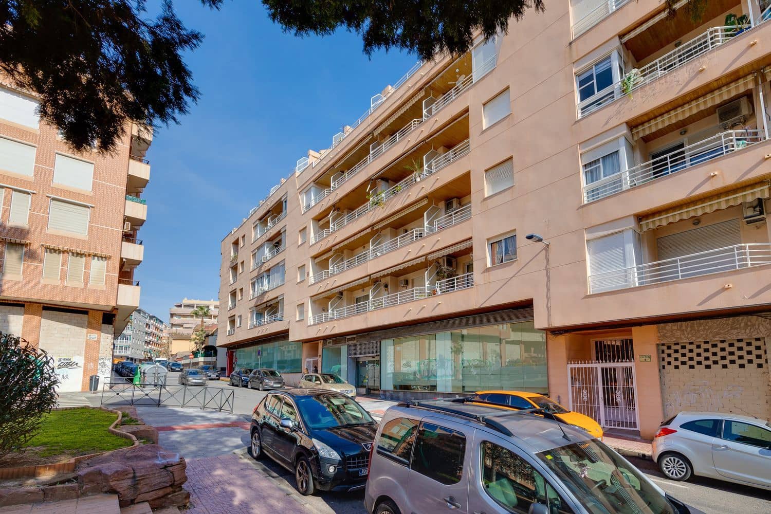 2 soveværelse Lejlighed til salg i Torrevieja med swimmingpool garage - € 159.000 (Ref: 9512041)