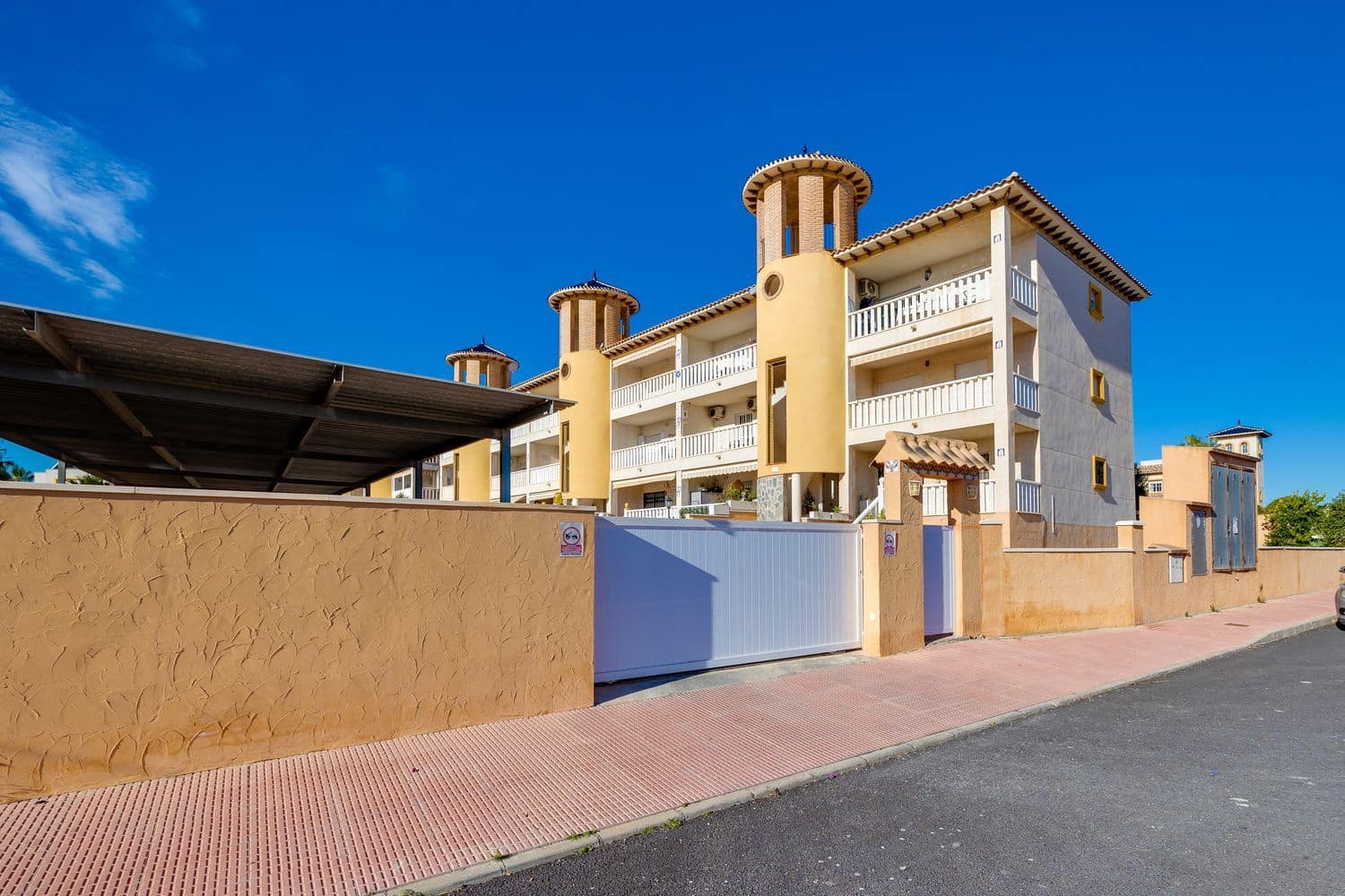 2 chambre Appartement à vendre à Orihuela Costa avec piscine garage - 129 900 € (Ref: 9523932)