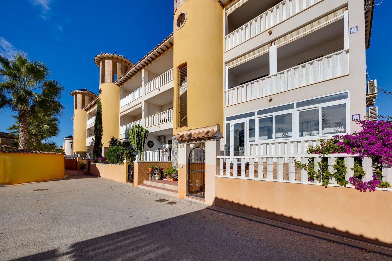2 chambre Appartement à vendre à Orihuela Costa avec piscine garage - 129 900 € (Ref: 9523932)
