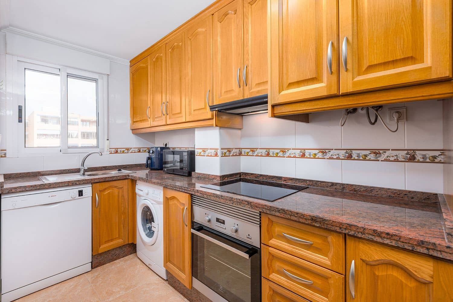 2 slaapkamer Appartement te koop in El Campello met zwembad garage - € 344.900 (Ref: 9525911)