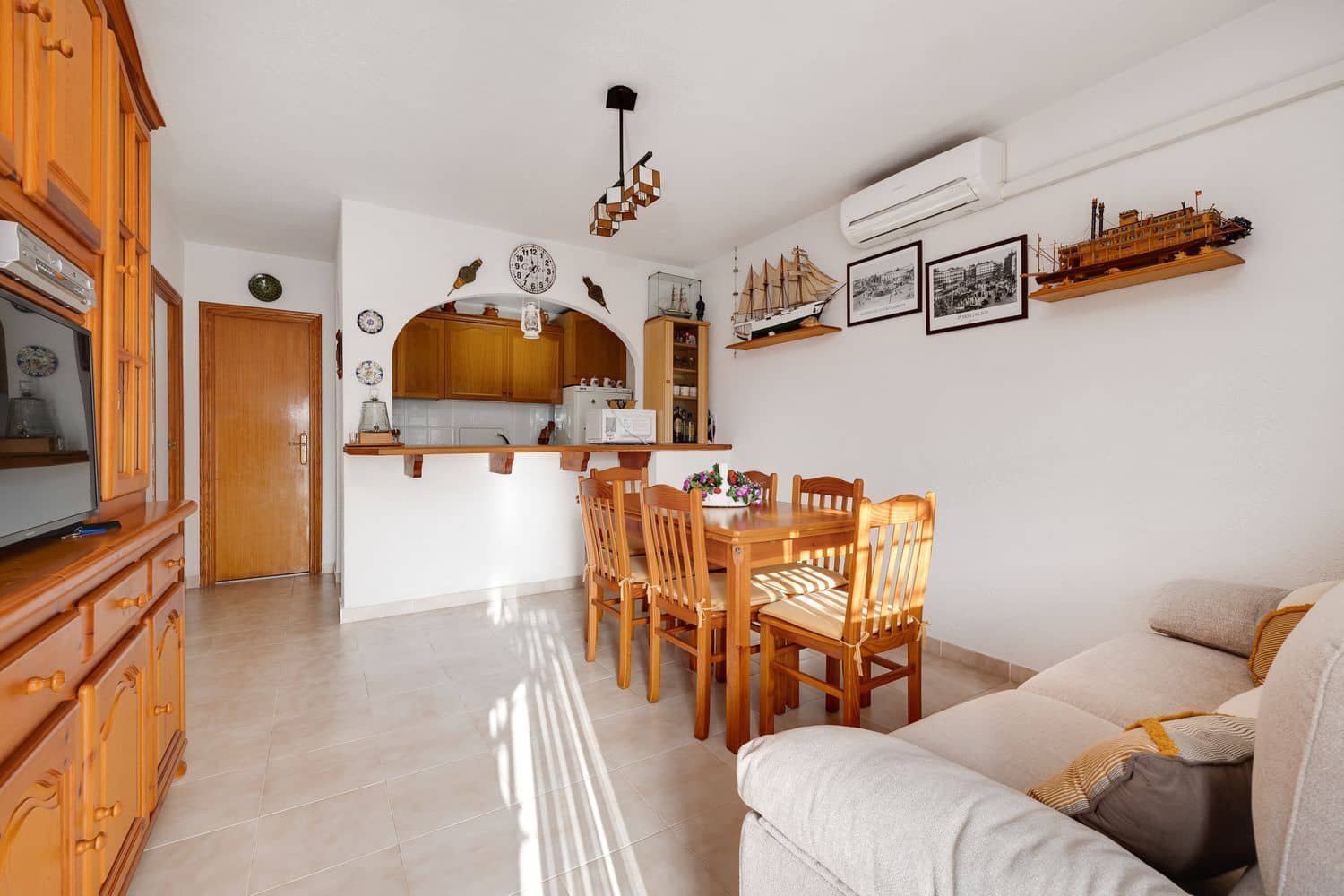 Casa de 2 habitaciones en Torrevieja en venta con garaje - 173.000 € (Ref: 9536645)