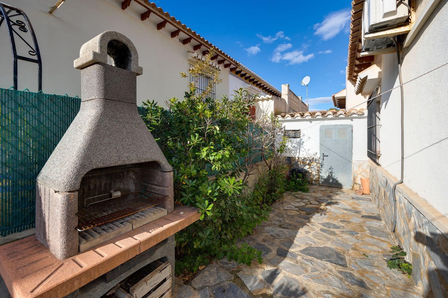 Casa de 2 habitaciones en Torrevieja en venta con garaje - 173.000 € (Ref: 9536645)