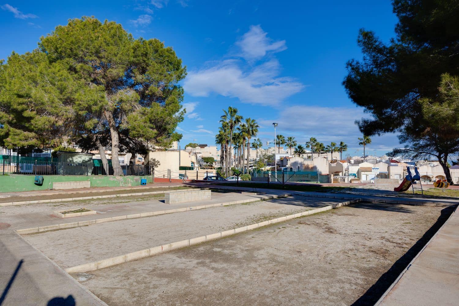 Casa de 2 habitaciones en Torrevieja en venta con garaje - 173.000 € (Ref: 9536645)