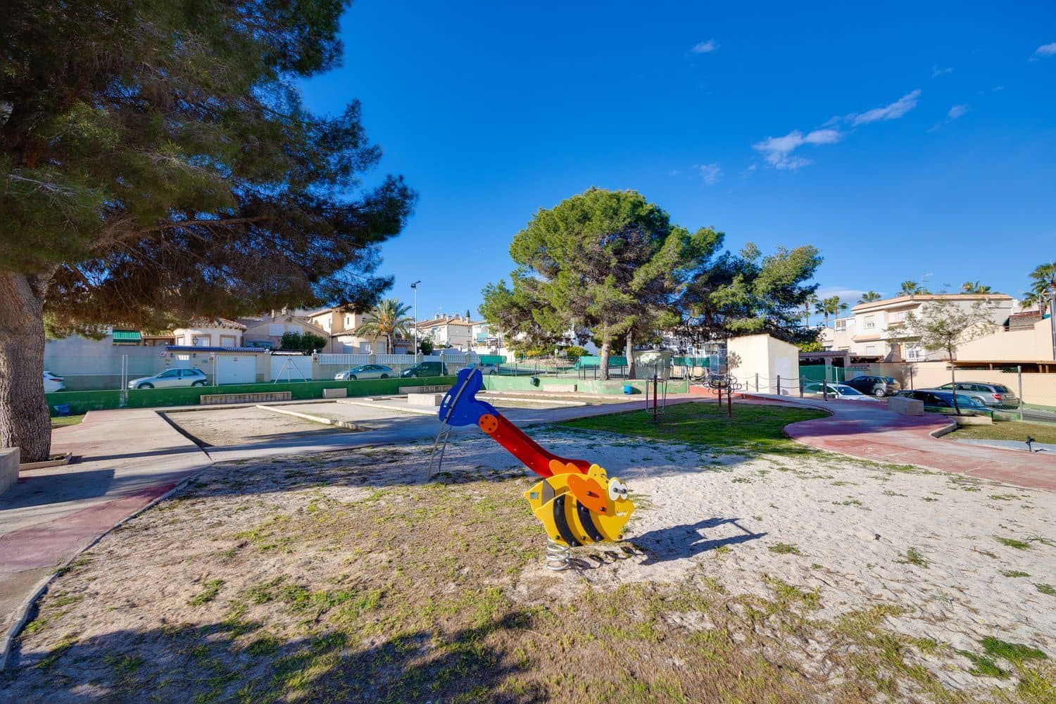 Casa de 2 habitaciones en Torrevieja en venta con garaje - 173.000 € (Ref: 9536645)