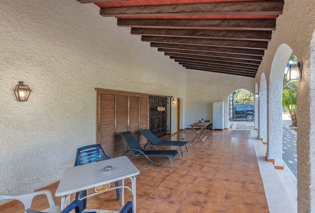 5 quarto Moradia para venda em Punta Prima, Orihuela com garagem - 599 000 € (Ref: 9550797)