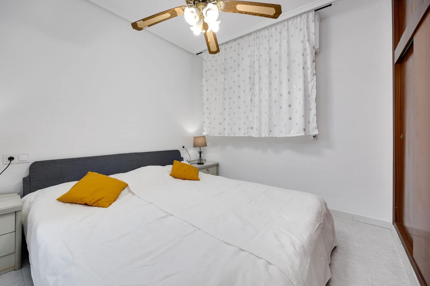 1 makuuhuone Huoneisto myytävänä paikassa Torrevieja mukana uima-altaan 
autotalli - 91 500 € (Ref: 9554368)