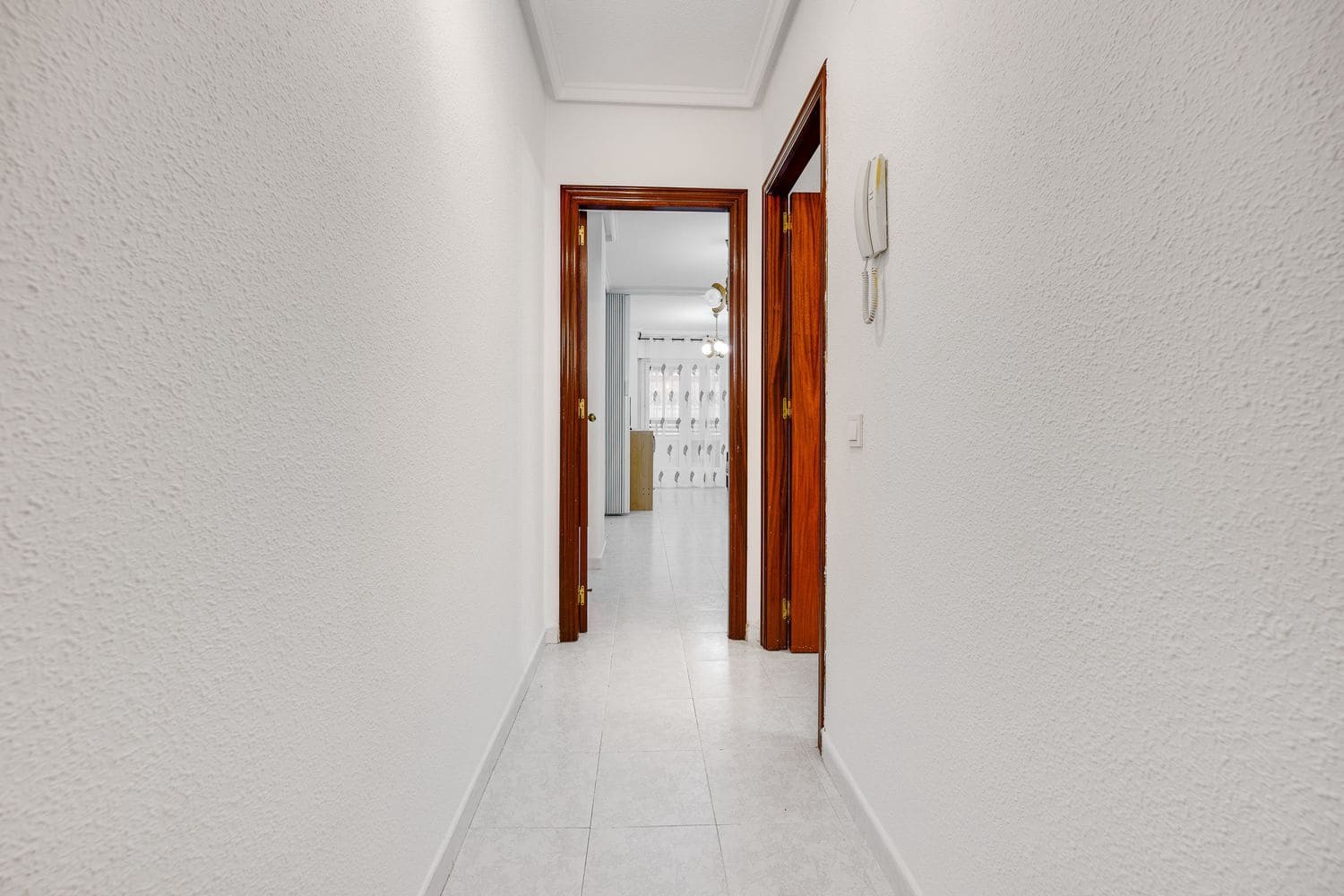 1 makuuhuone Huoneisto myytävänä paikassa Torrevieja mukana uima-altaan 
autotalli - 91 500 € (Ref: 9554368)