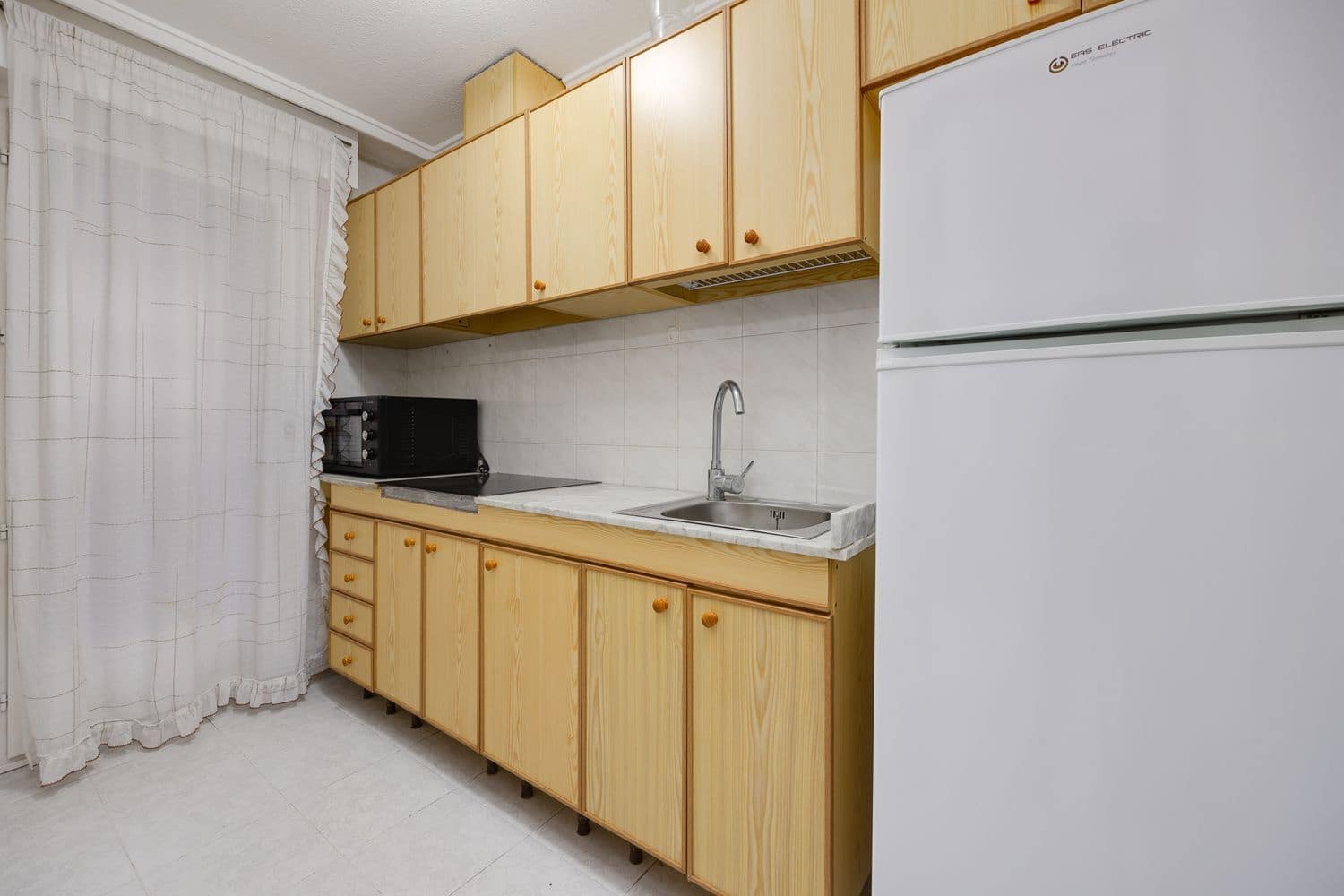 1 makuuhuone Huoneisto myytävänä paikassa Torrevieja mukana uima-altaan 
autotalli - 91 500 € (Ref: 9554368)