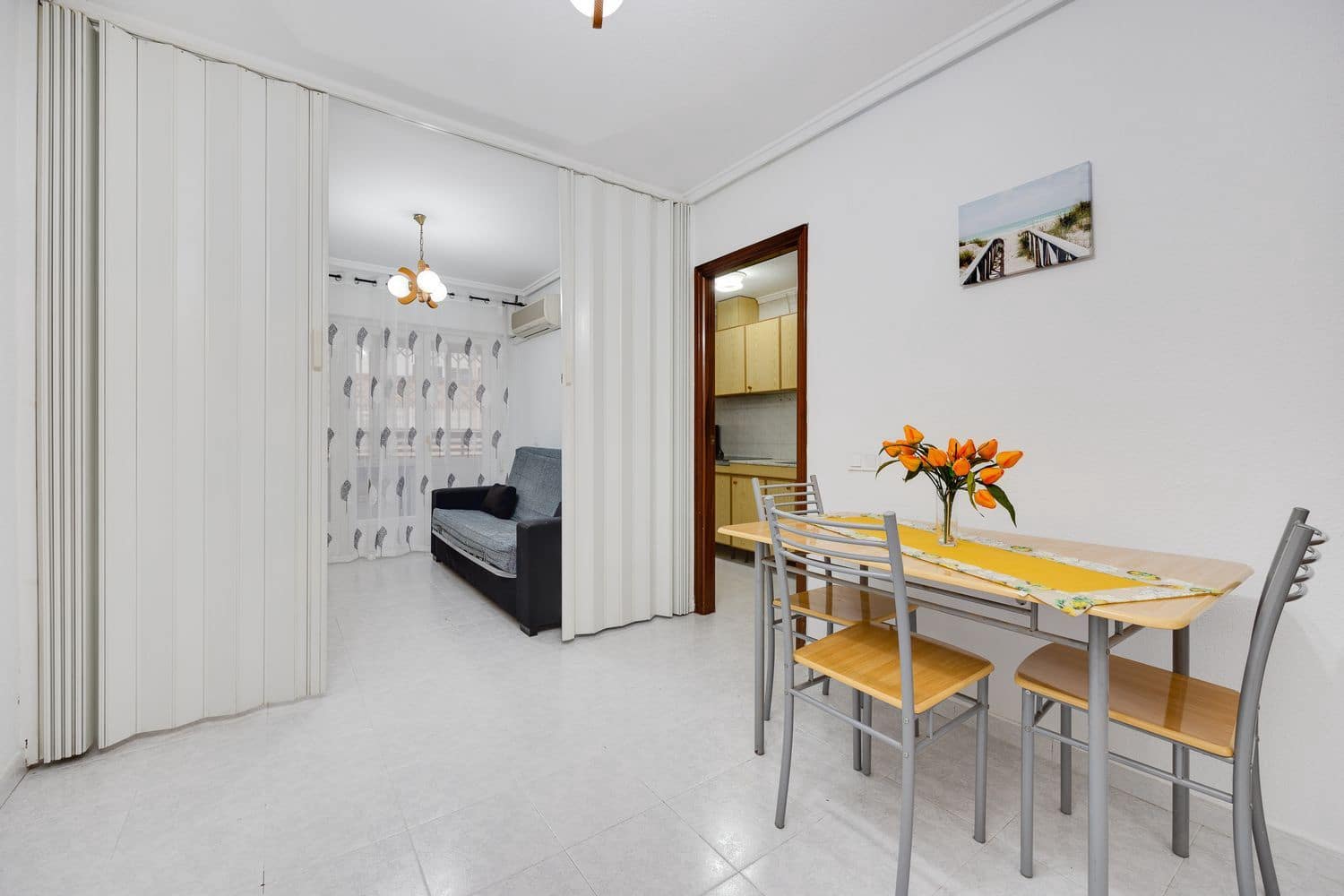 1 makuuhuone Huoneisto myytävänä paikassa Torrevieja mukana uima-altaan 
autotalli - 91 500 € (Ref: 9554368)