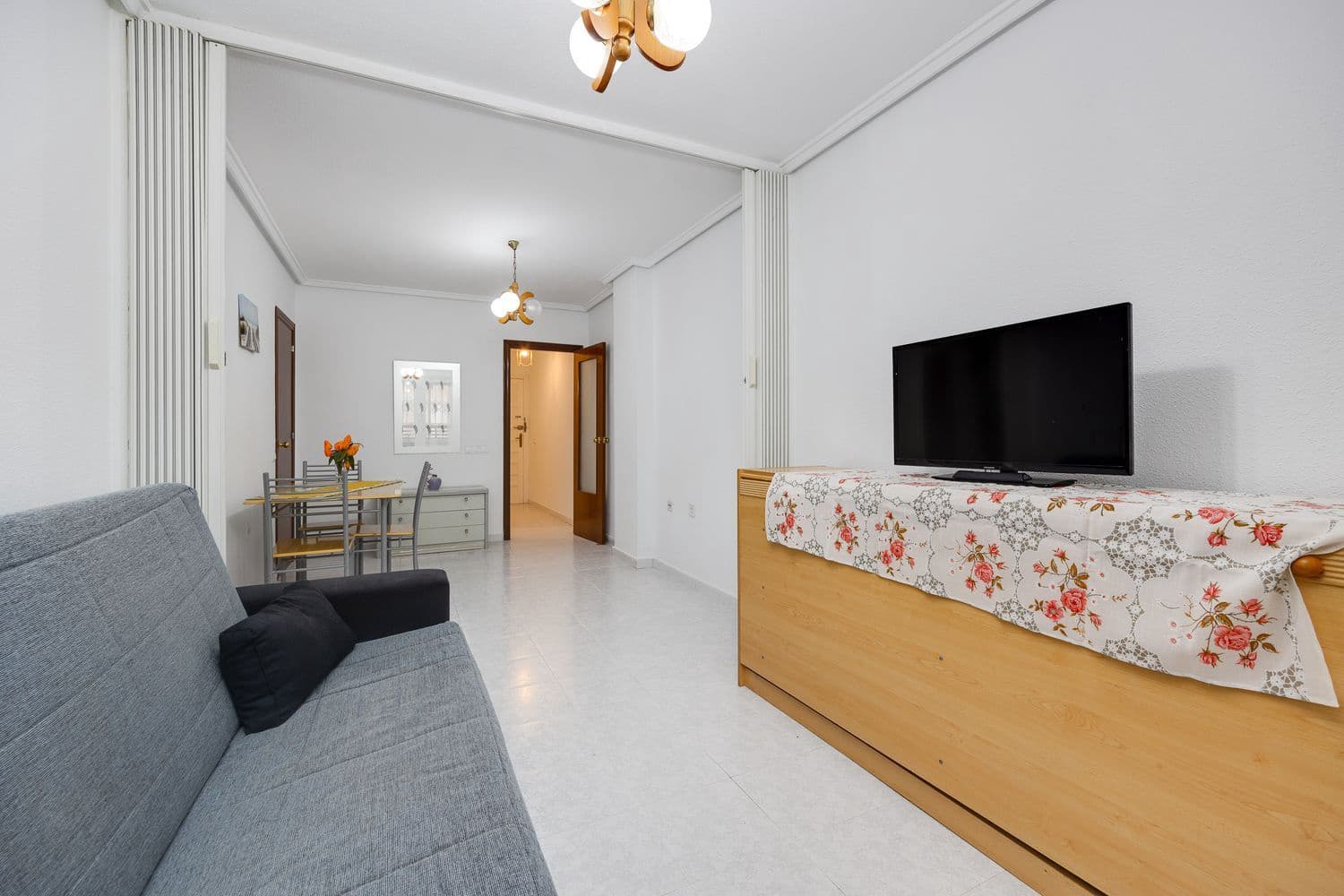 1 makuuhuone Huoneisto myytävänä paikassa Torrevieja mukana uima-altaan 
autotalli - 91 500 € (Ref: 9554368)